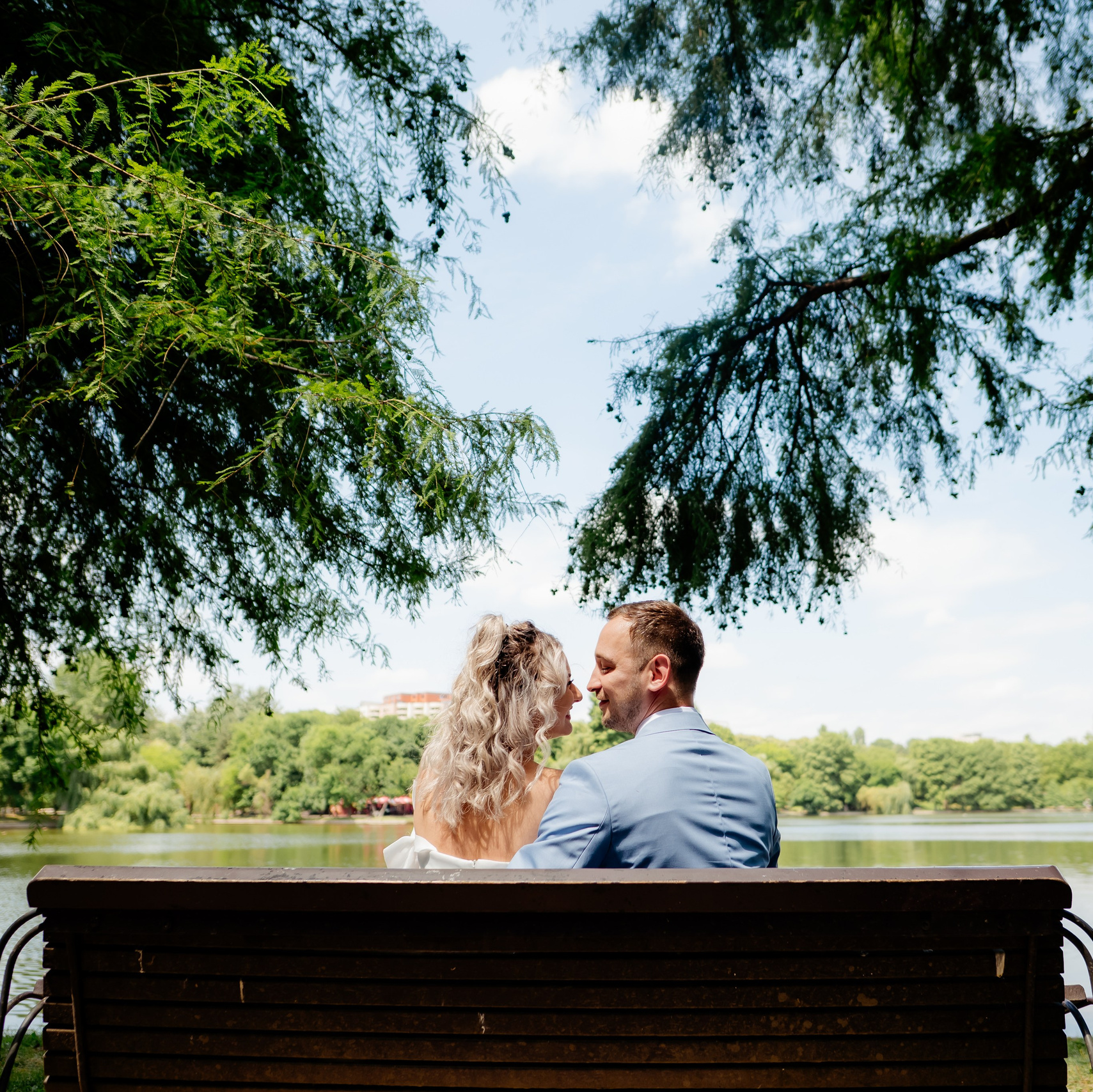 Contact. Andrei Samuel – Fotograf București | Evenimente, Studio, Imobiliare, Produs