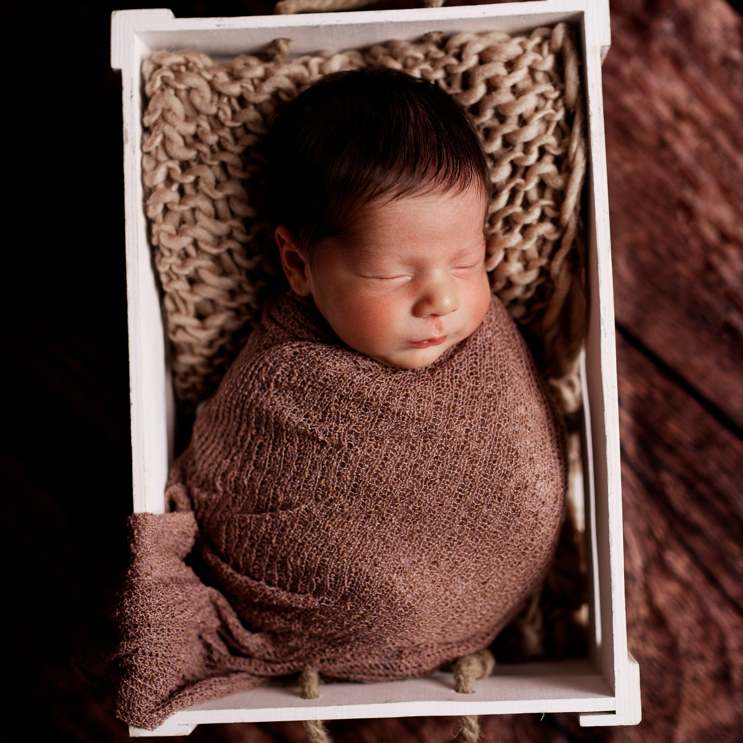 Καλλιτεχνική φωτογράφιση νεογέννητου στη Ρόδο. Φωτογράφος νεογέννητων στη Ρόδο. Φωτογράφιση εγκυμοσύνης