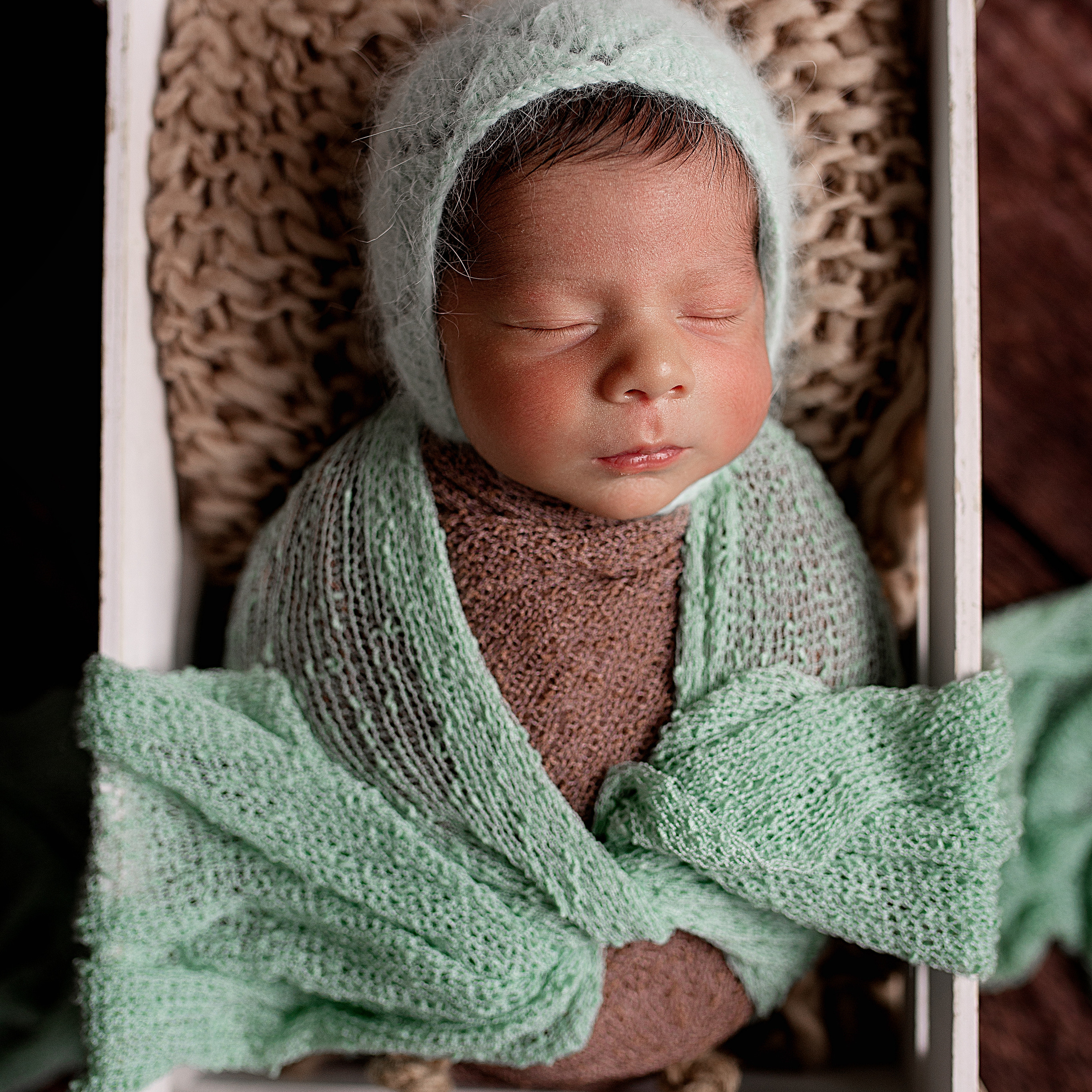 Καλλιτεχνική φωτογράφιση νεογέννητου στη Ρόδο. Φωτογράφος νεογέννητων στη Ρόδο. Φωτογράφιση εγκυμοσύνης