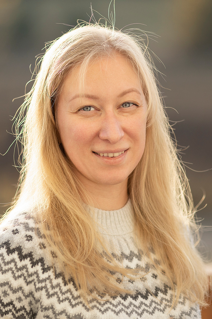 About Me. Elena Baldes, family photographer