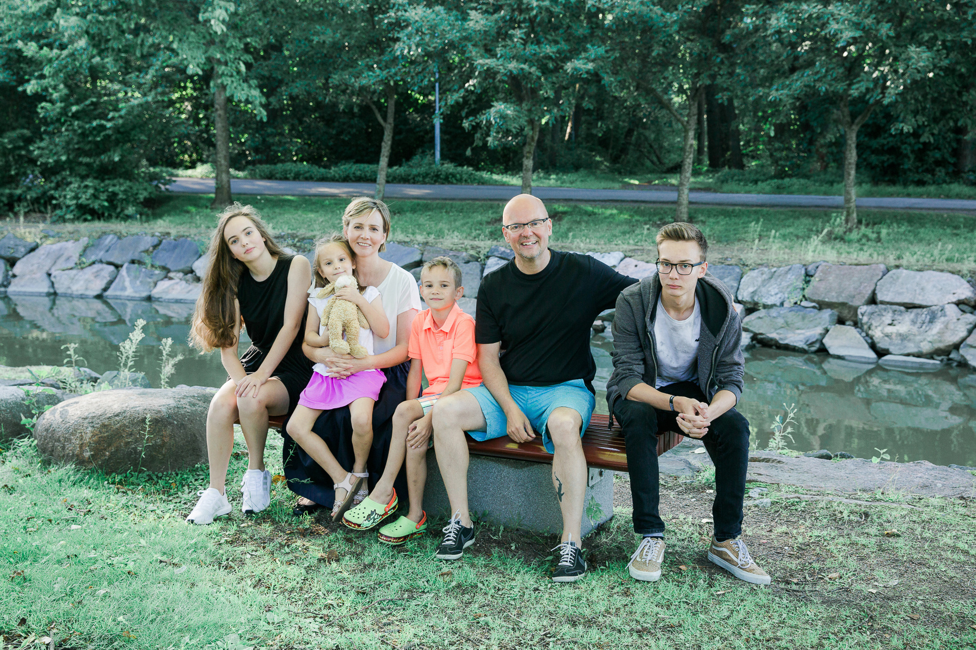 Life Style tyylinen perhekuvaus Helsingin Tammisalossa