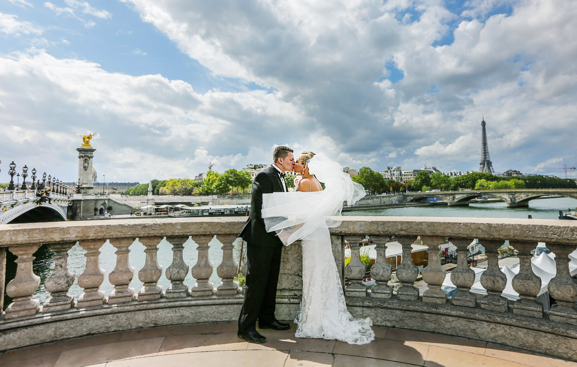 Top 7 Breathtaking Paris Elopement Locations. Photographe à Paris