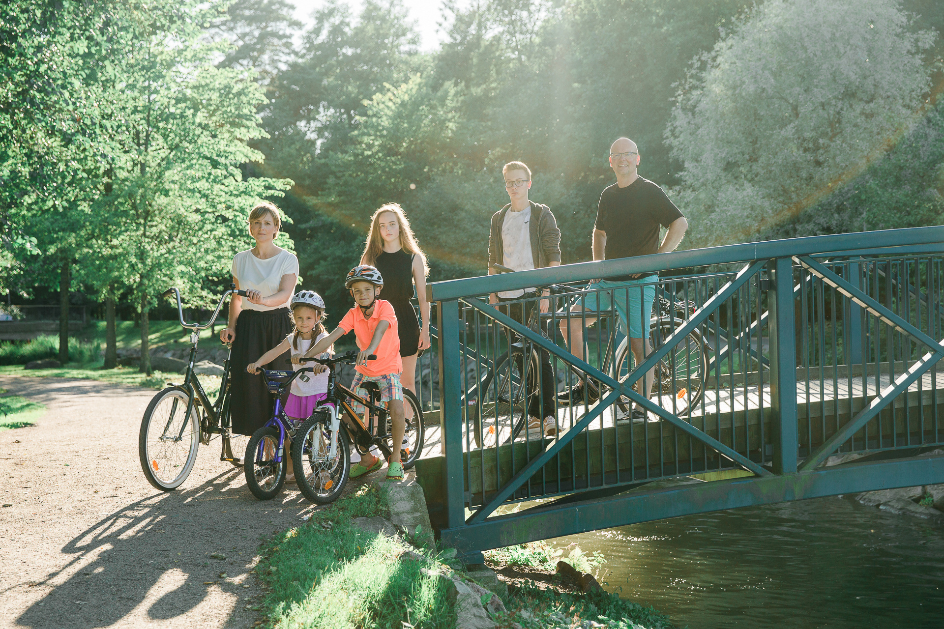 Life Style tyylinen perhekuvaus Helsingin Tammisalossa