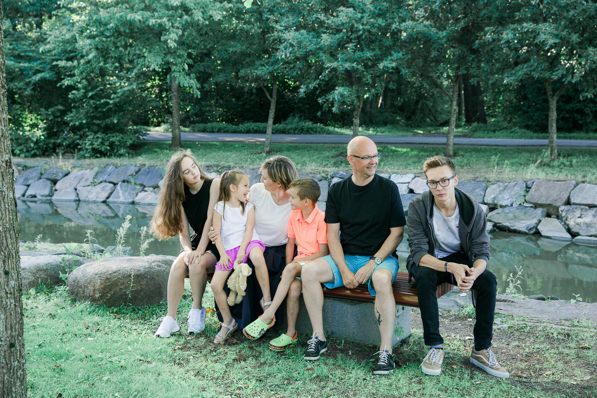 Life Style tyylinen perhekuvaus Helsingin Tammisalossa