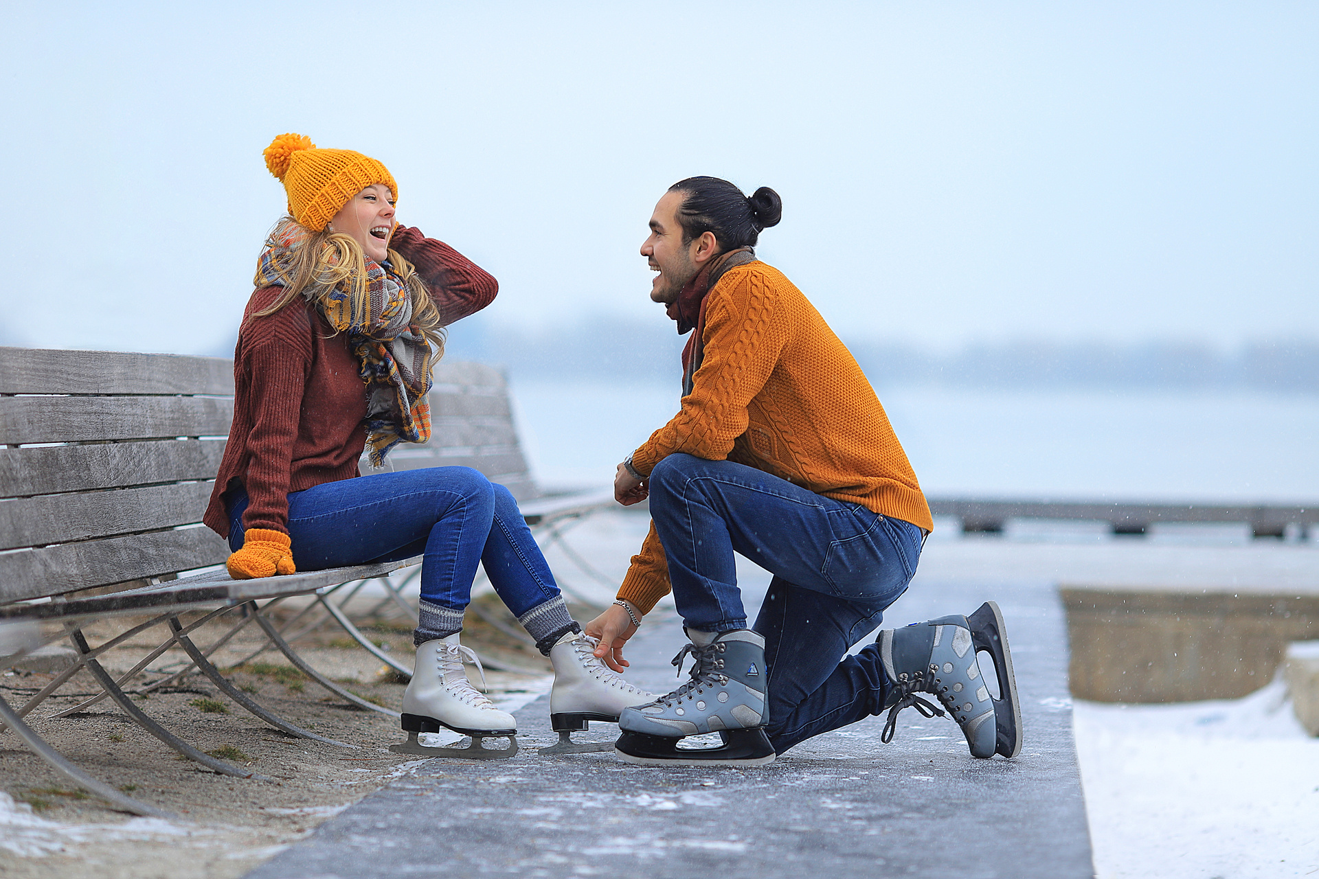 Outside photo shooting in winter. Family, kids and love story photographer in Toronto Marina Kishenko