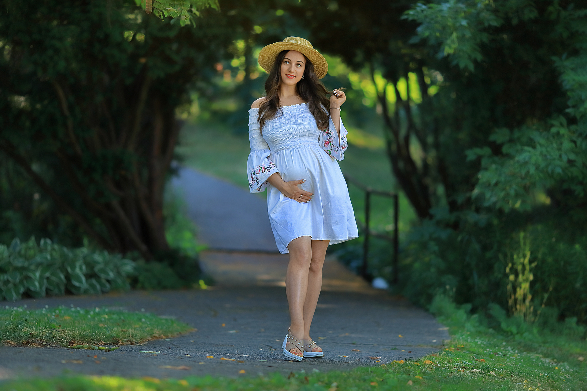 Unexpected surprise at the maternity photo shooting. Family, kids and love story photographer in Toronto Marina Kishenko