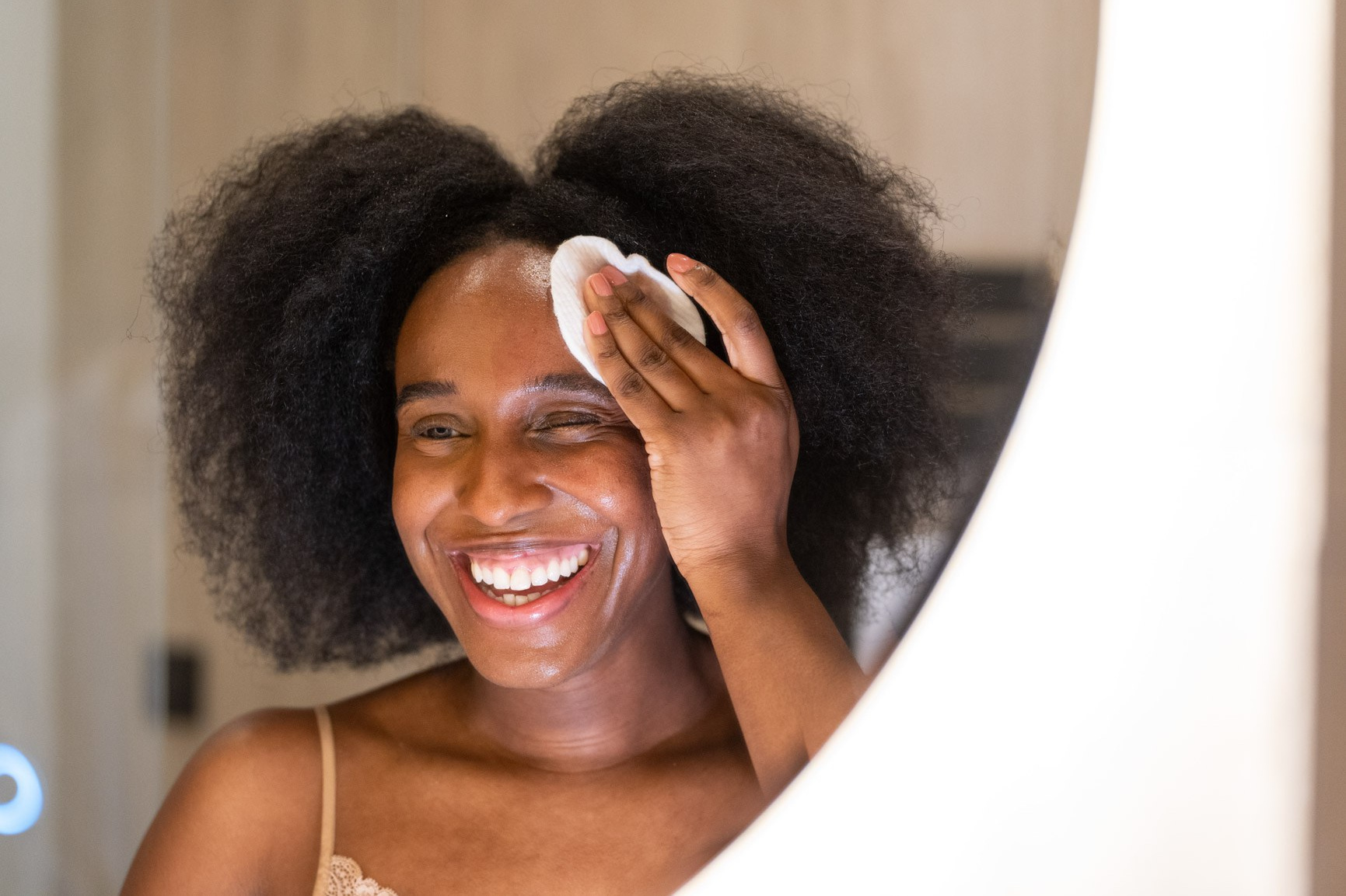 GUINEA COSMETIQUES. Dp films - Agence de création de contenu photo et vidéo