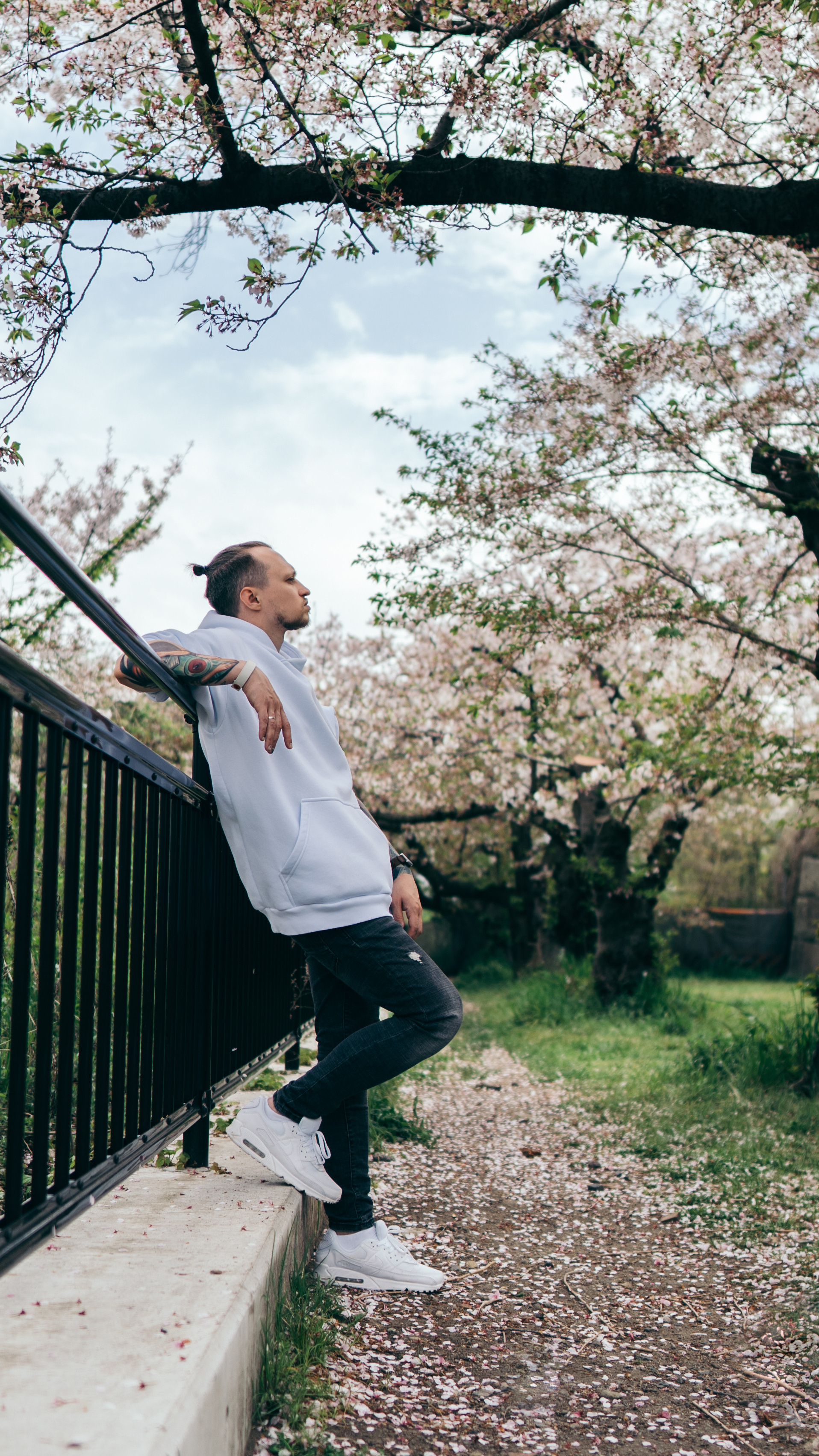 Contacts. Maks Nezaikin — portrait photographer | Europe