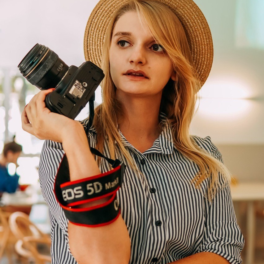 Contacts. Photographer Valeriia Shurko