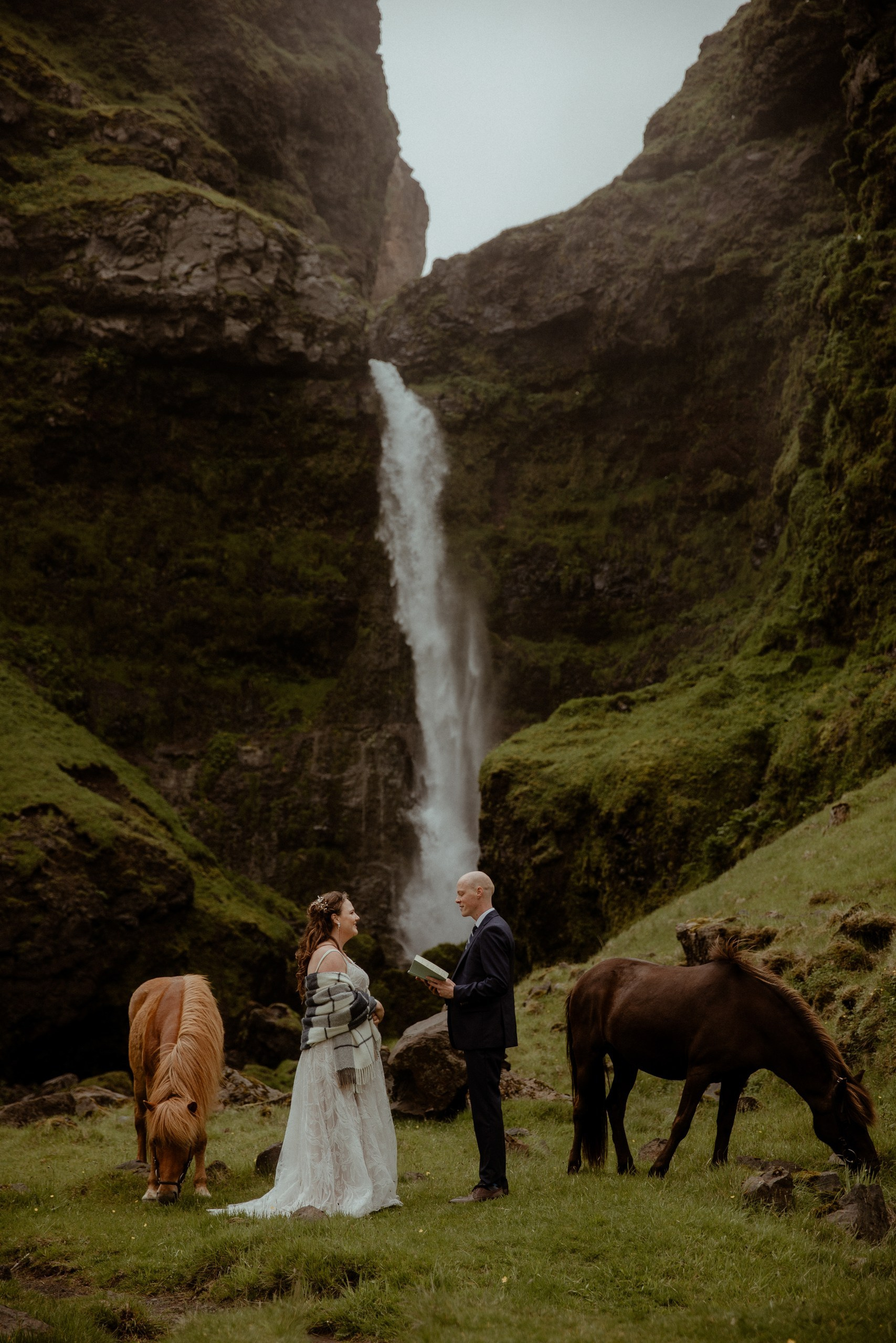 What to pack for Iceland elopement: ultimate Iceland elopement packing list. Destination wedding elopement photographer videographer