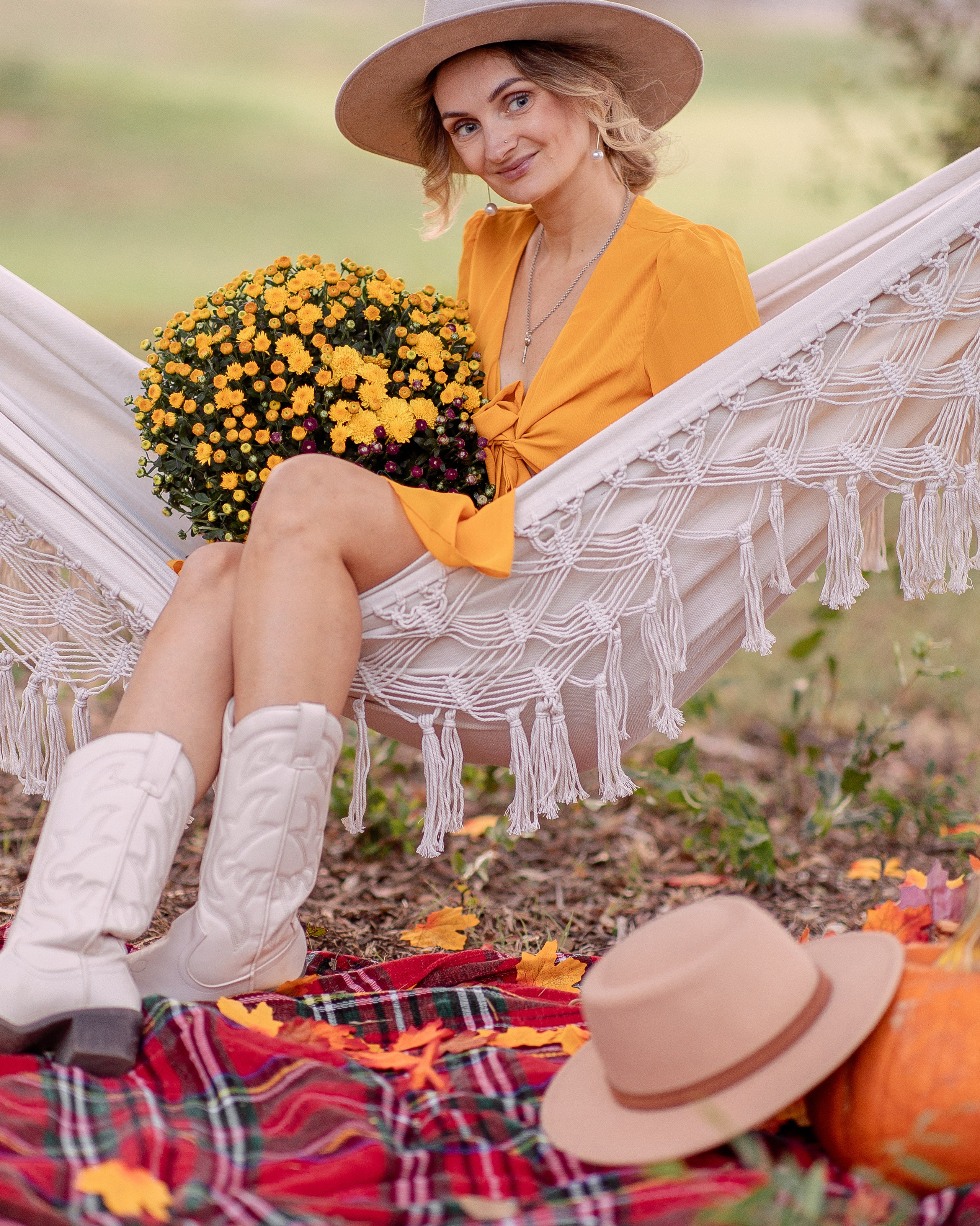 FALL Mini Session. Professional Photography in Austin, TX — Family, Newborn, Maternity