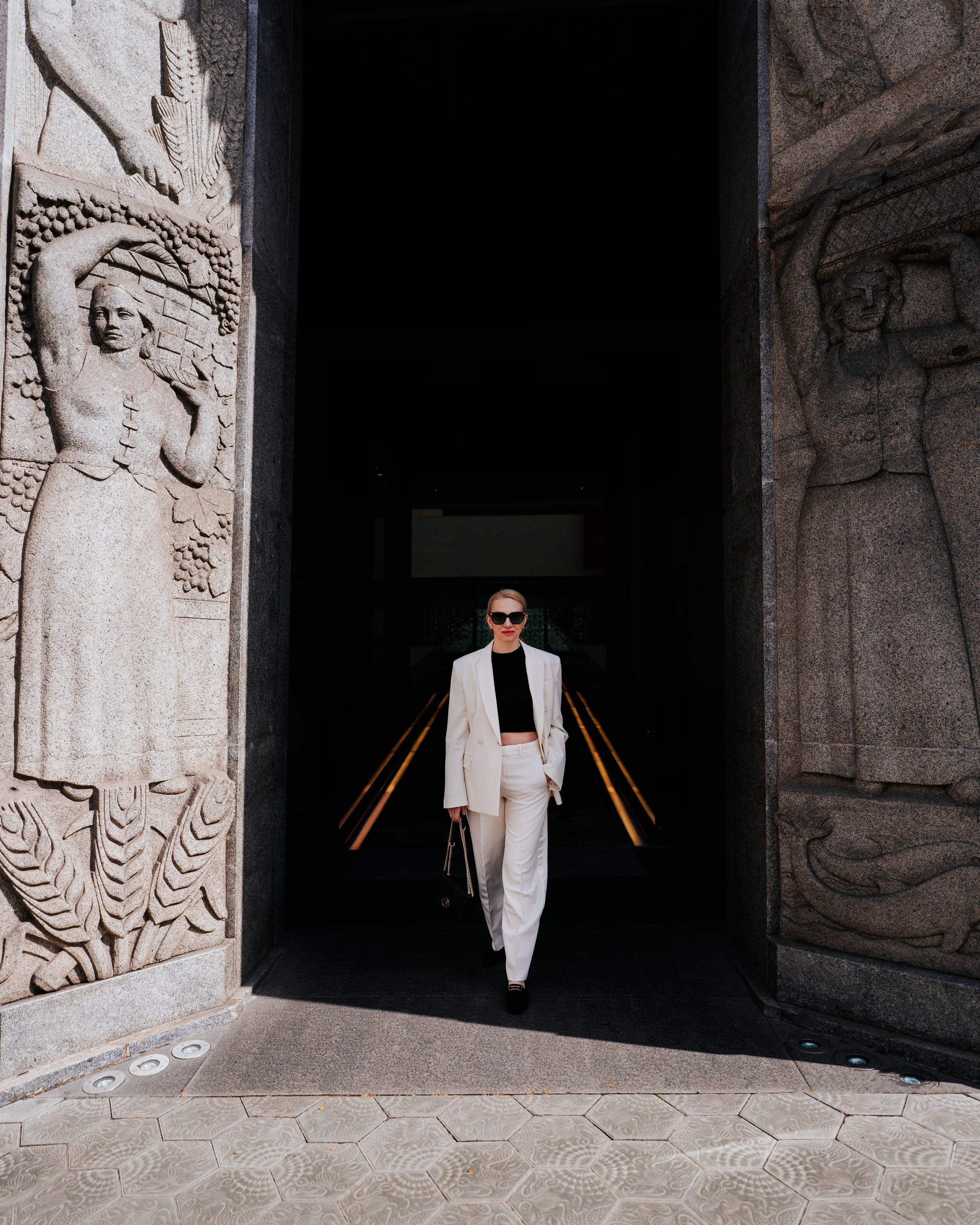 Autumn Outfit Ideas for Photoshoot in Barcelona. DiaFoto — Wow Photographer in Barcelona | Premium Barcelona Photoshoot Experience