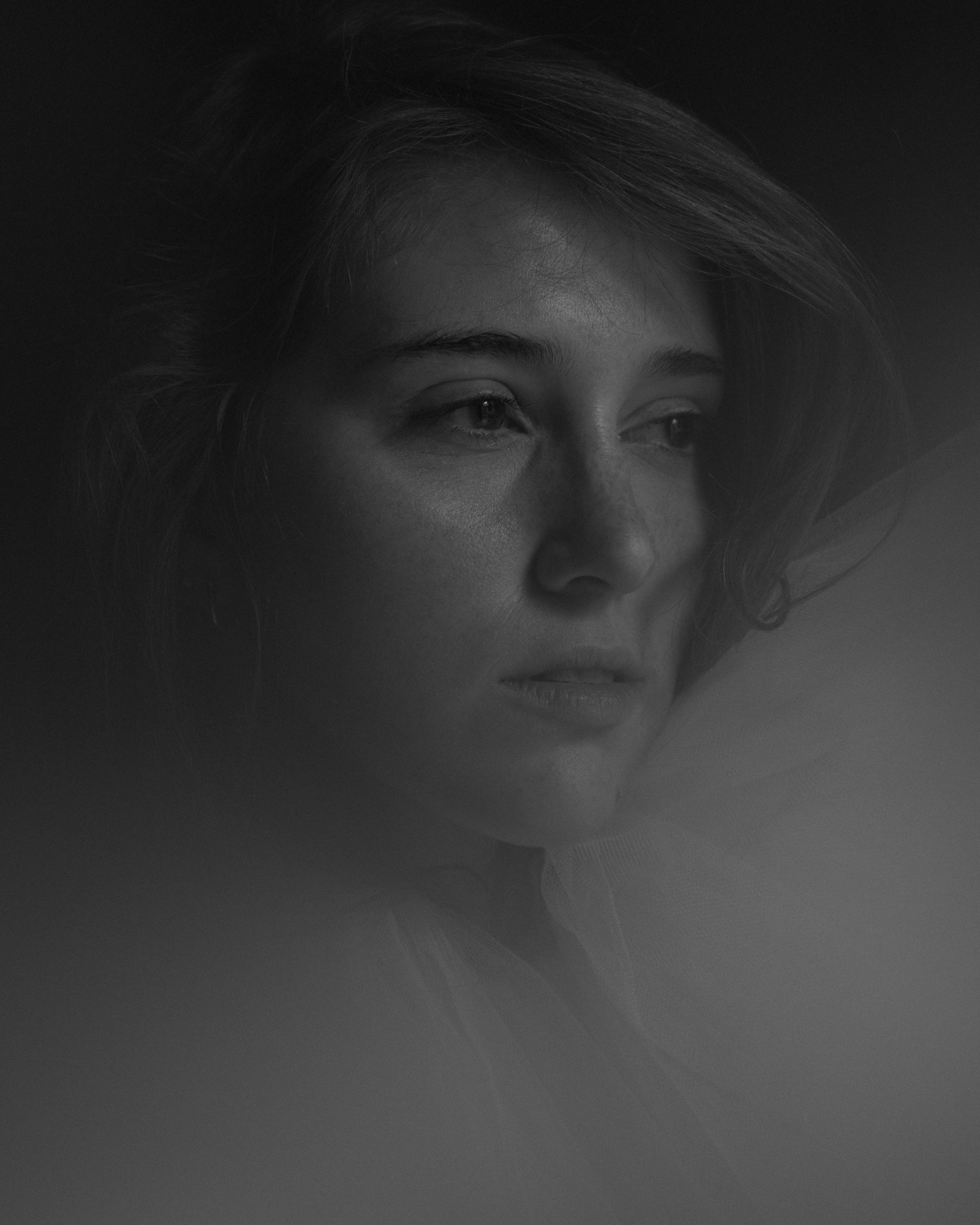 Women’s and editorial portrait photographer in Milan — Mila Ulchenko