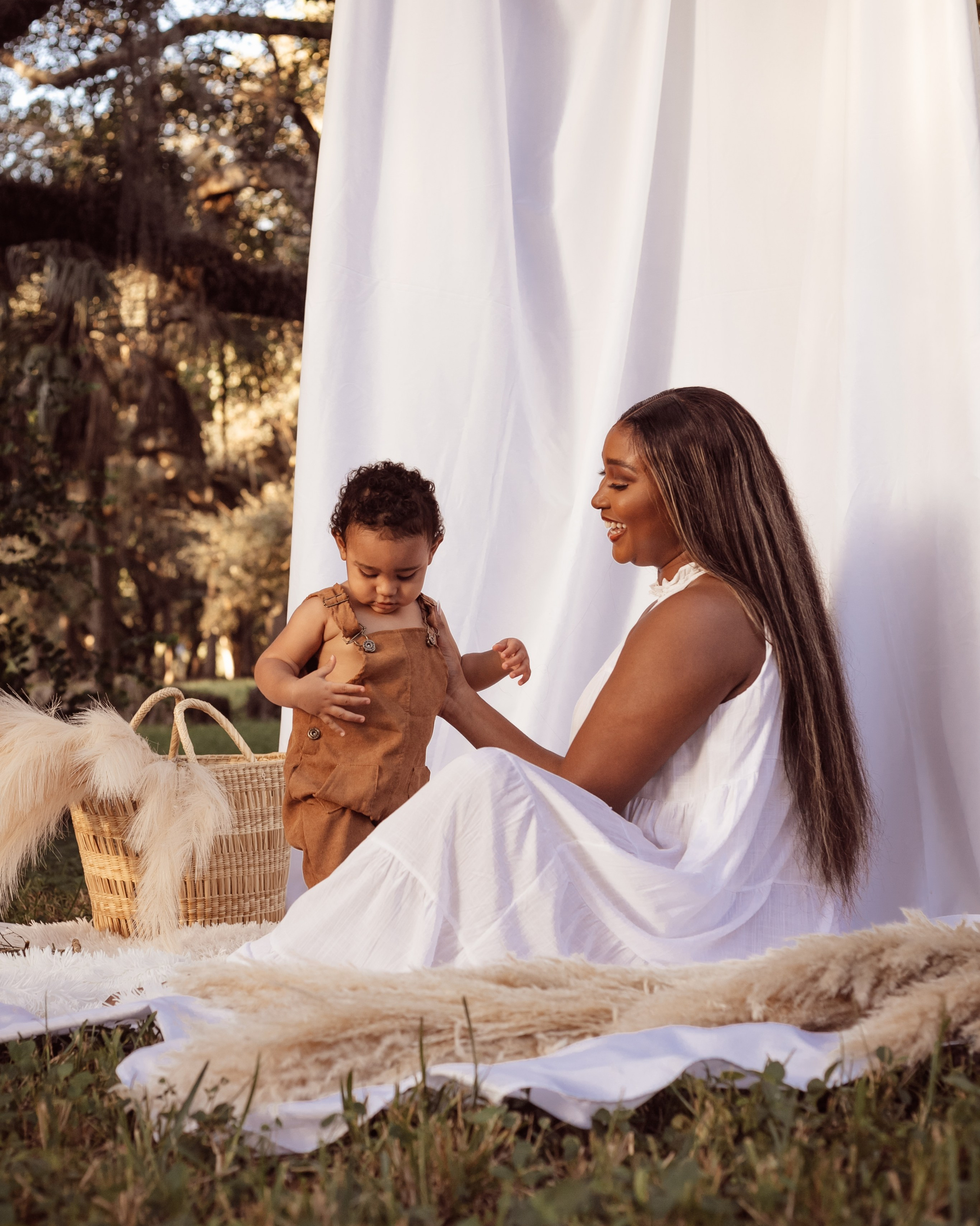 Capturing Cherished Moments: Family Photoshoots on Miami Beaches. Portrait and graduation photographer Marina Simanava