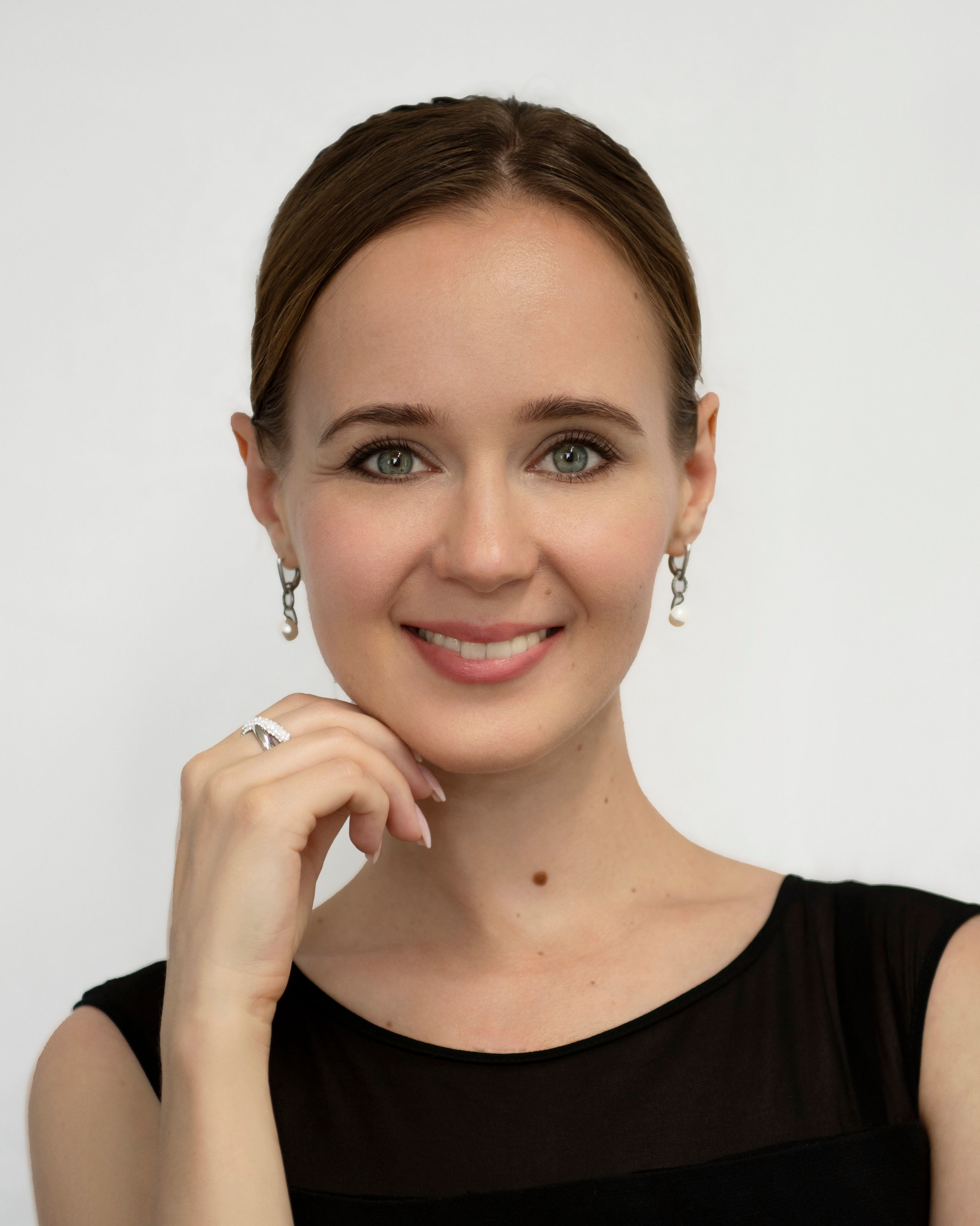 Контакты. Мастер по макияжу и прическам в Швейцарии