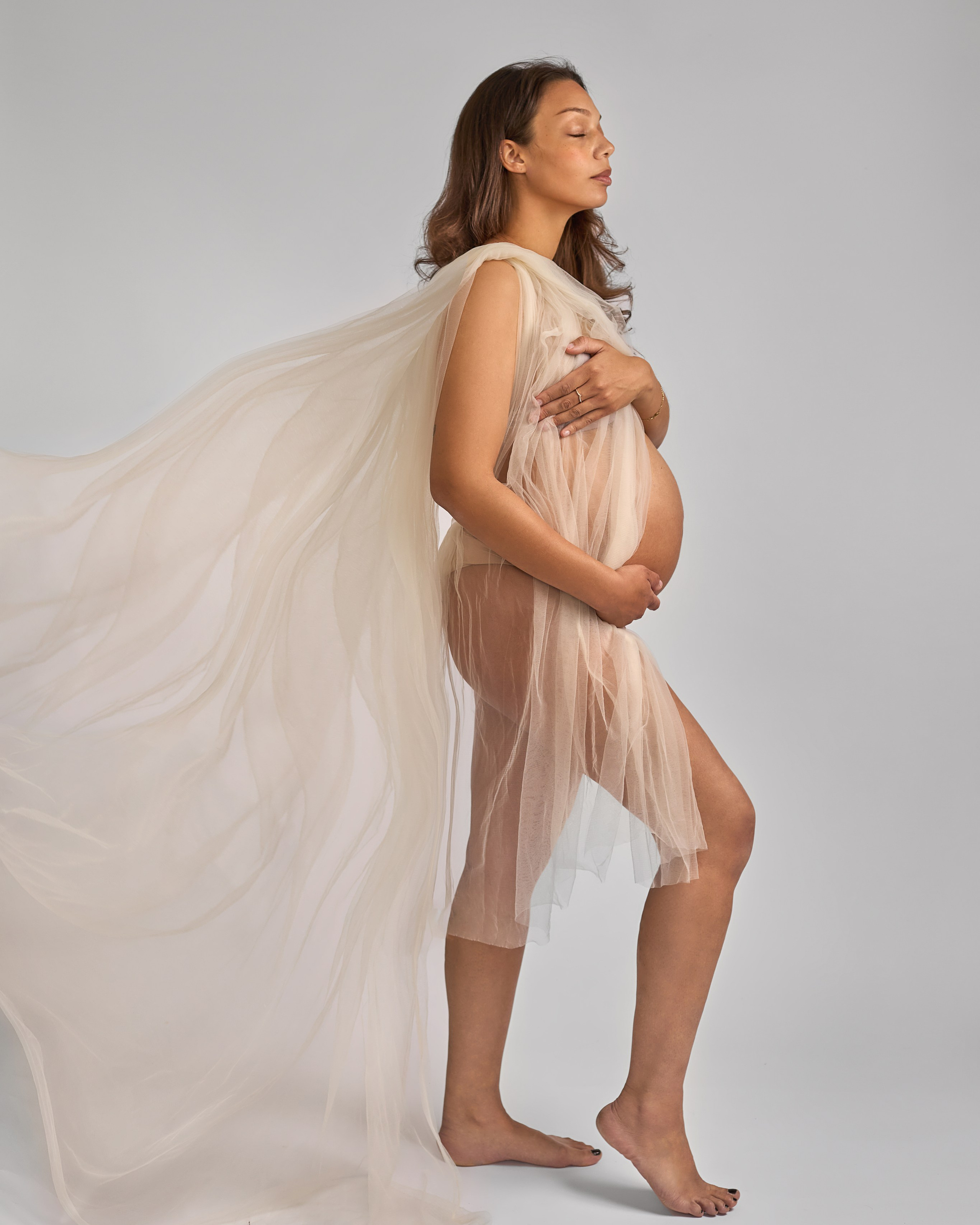 Dresses. Stevenage, Hertfordshire family, maternity and newborn photographer