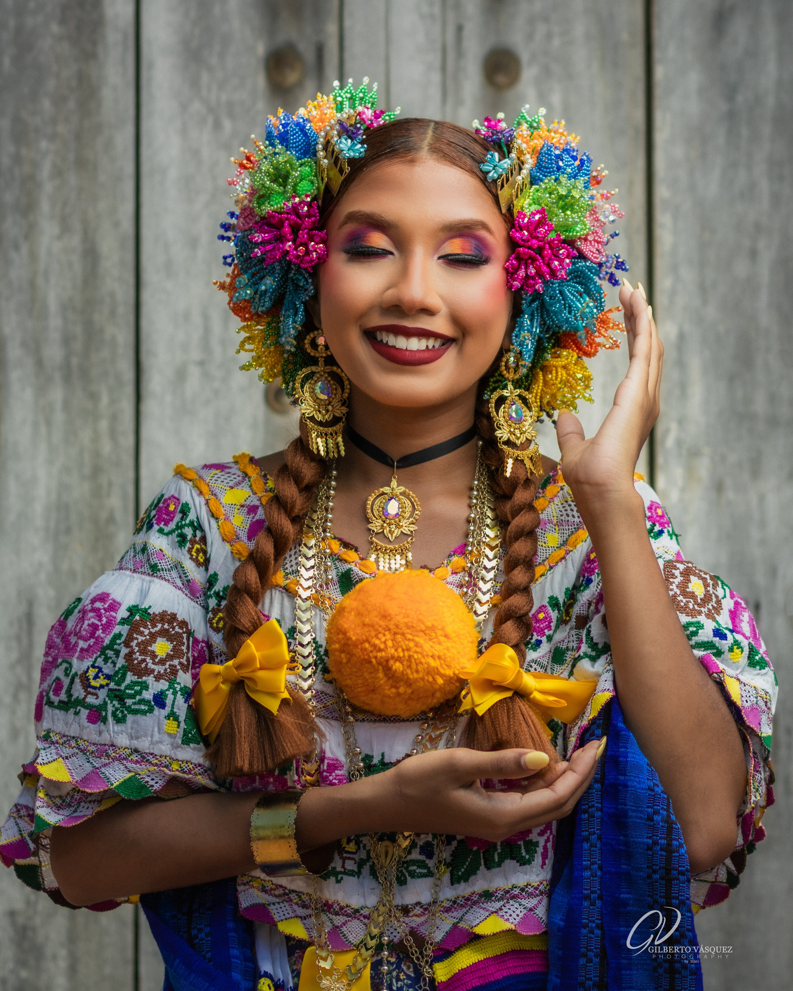 Sesión de fotos con pollera en Panamá · GVPhoto