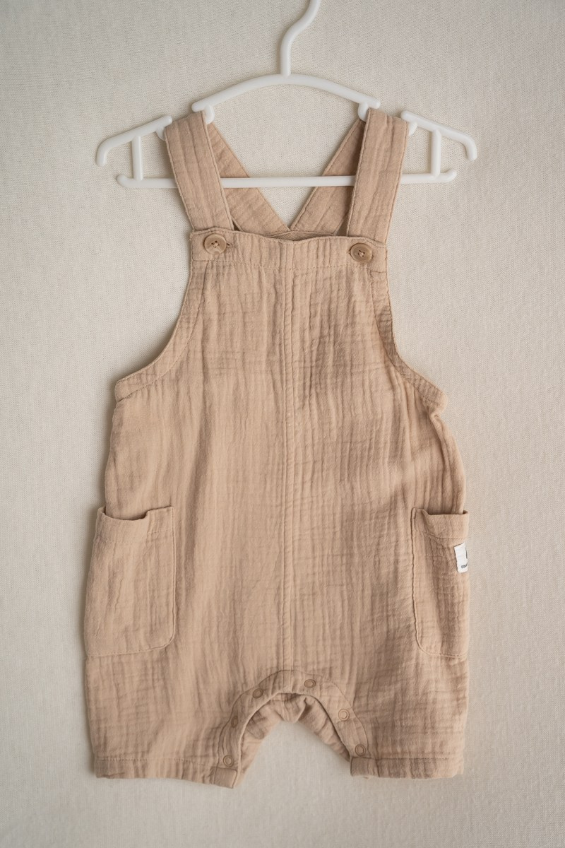 Cake smash outfits for boys. Newborn and family photographer. Hills District. Sydney