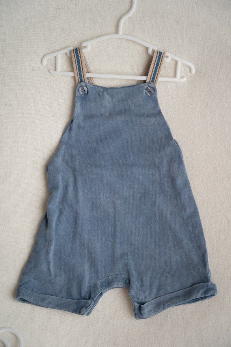 Cake smash outfits for boys. Newborn and family photographer. Hills District. Sydney