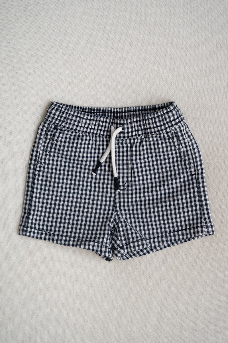 Cake smash outfits for boys. Newborn and family photographer. Hills District. Sydney