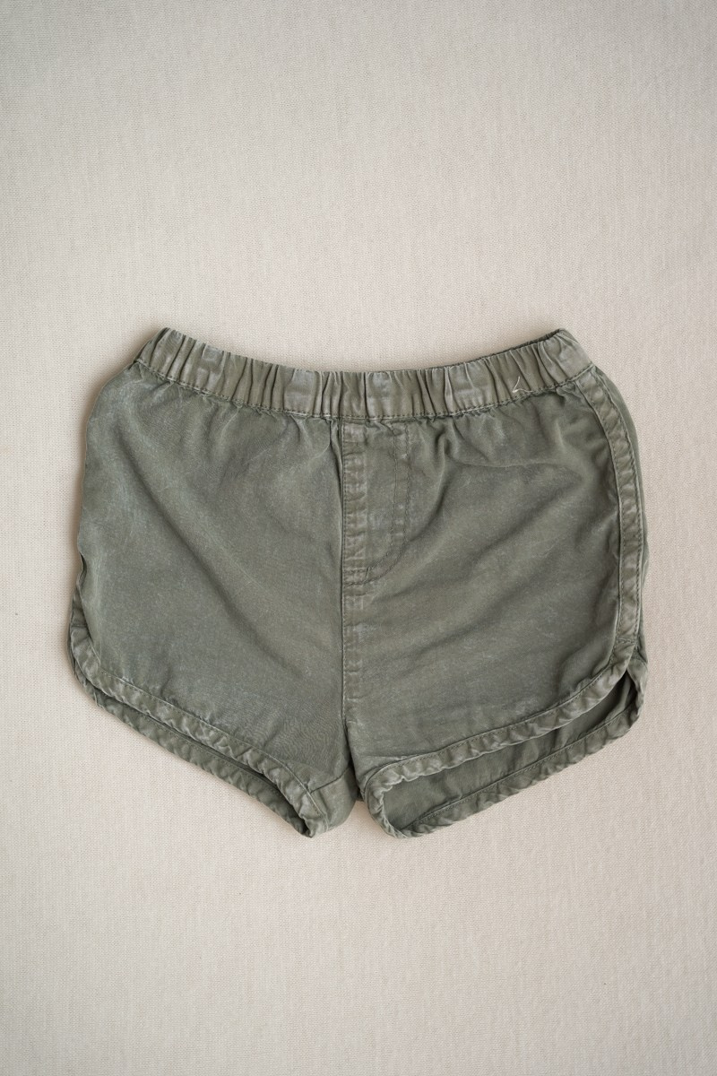 Cake smash outfits for boys. Newborn and family photographer. Hills District. Sydney