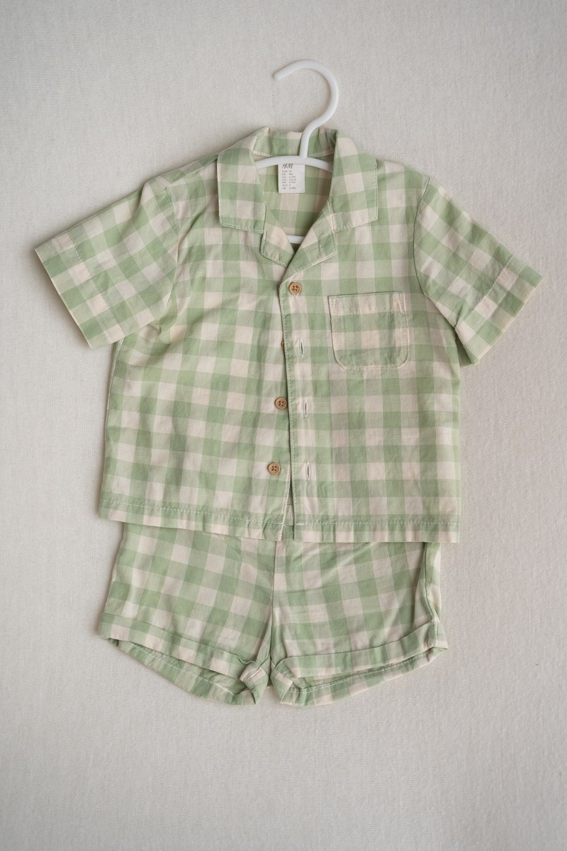 Cake smash outfits for boys. Newborn and family photographer. Hills District. Sydney