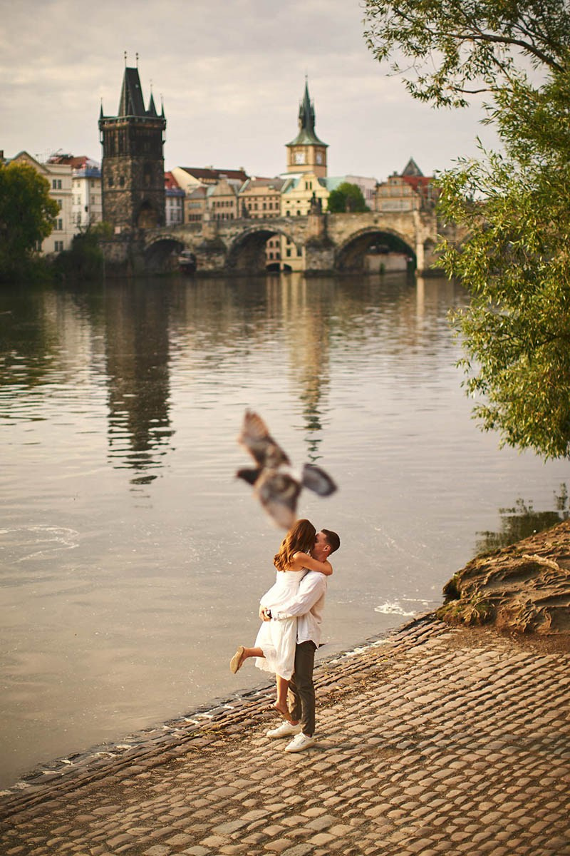 Madi & Aaron’s Prague Proposal | Charles Bridge & Riverside Story