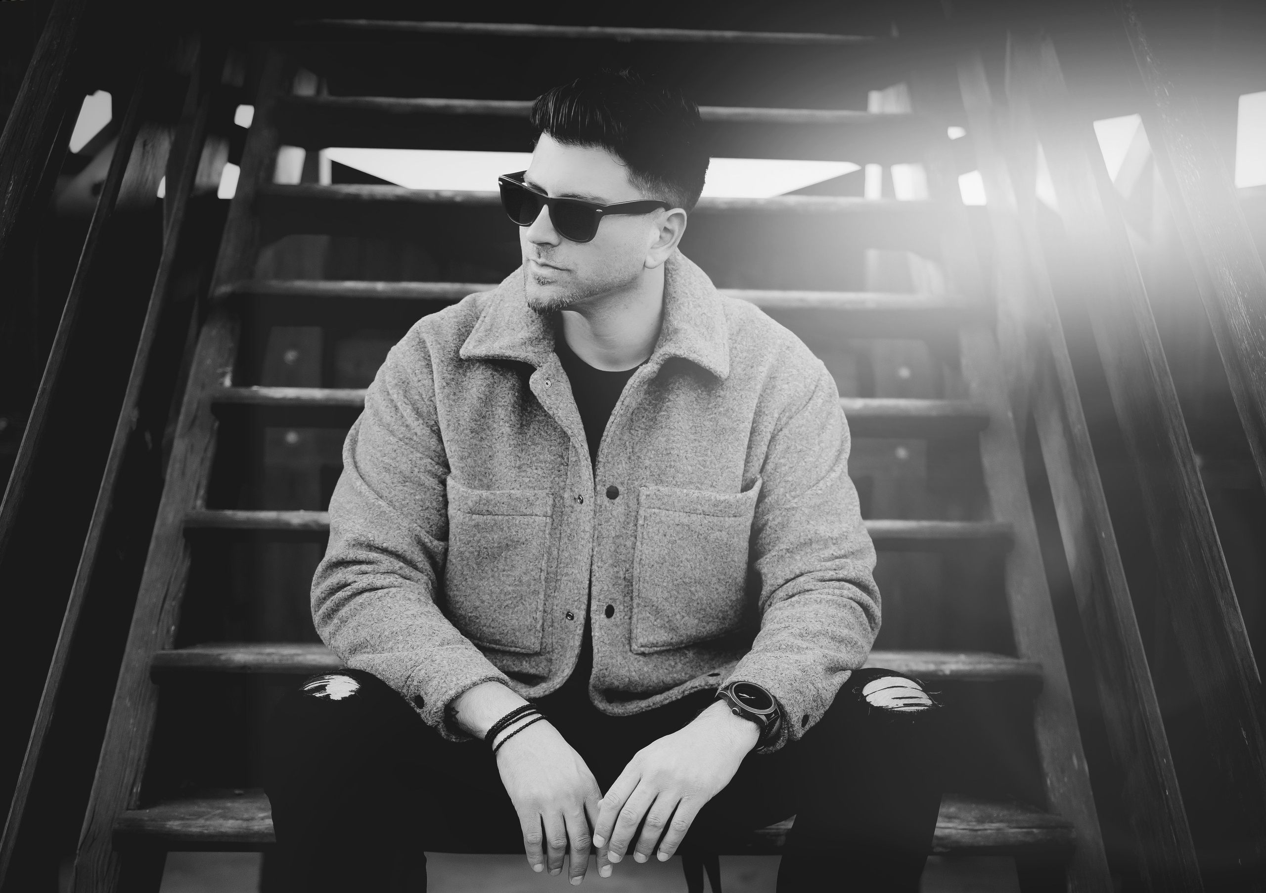 CONTACT / ABOUT. Giannis Ioannou