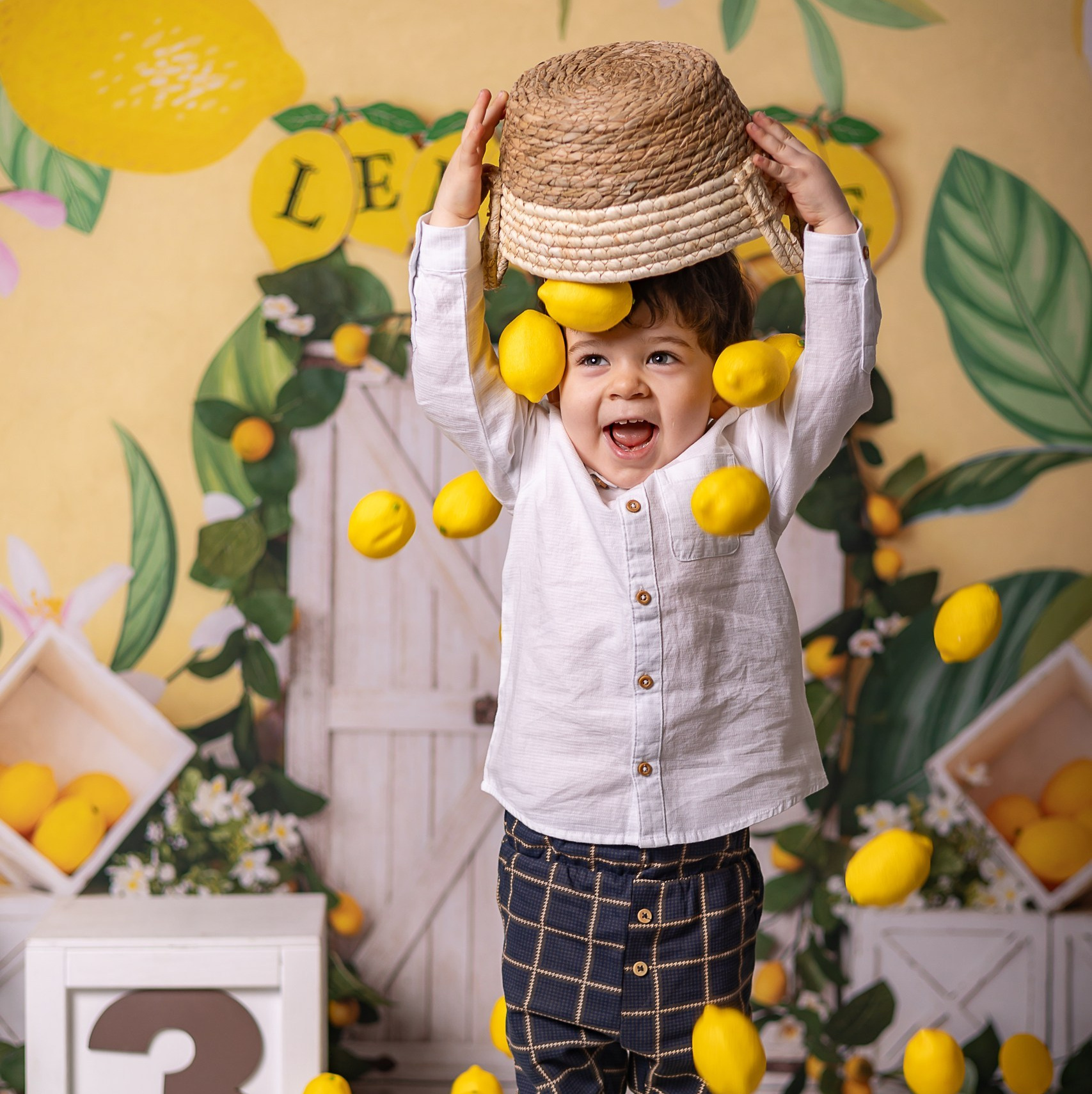 SMASH THE CAKE. FOTOGRAFUL LUI MATEI