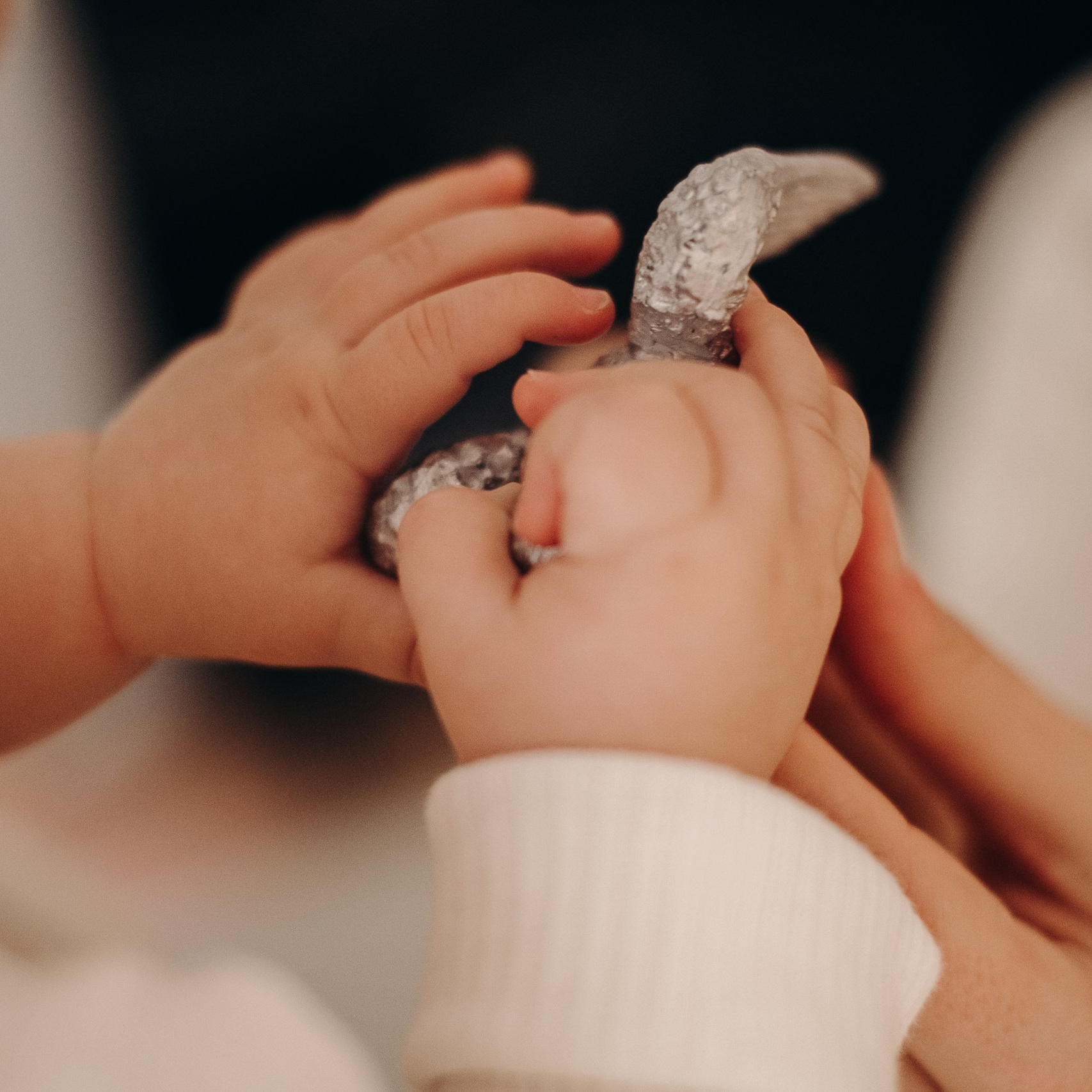 Weihnachtsfotoshooting bei euch zu Hause. Eure authentischen Familien- & Newbornmomente –erzählt in Fotos & Videos