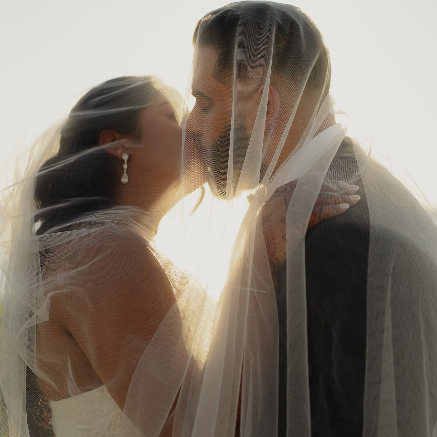 ABOUT. WEDDING PHOTO COLOR GRADING