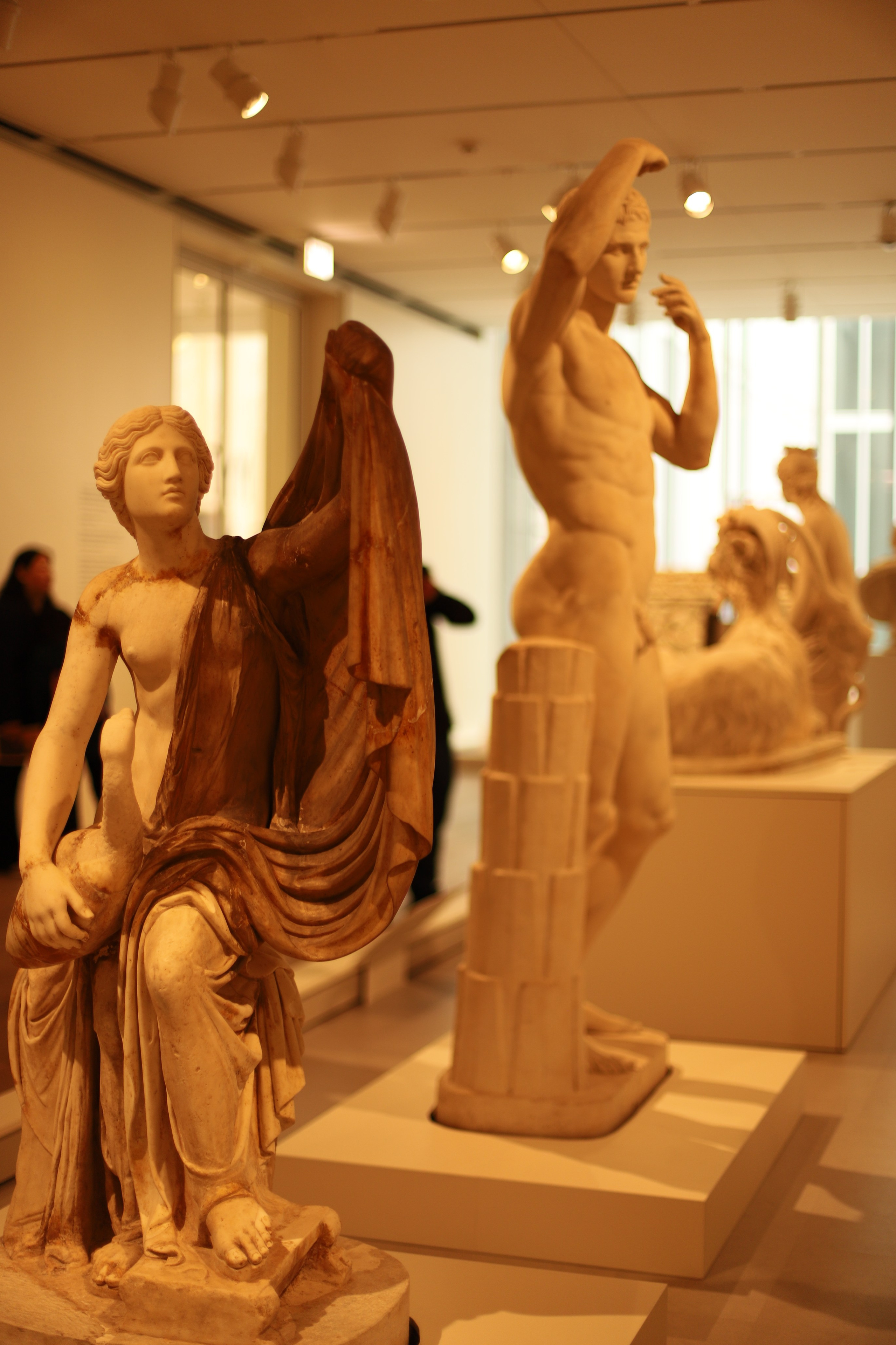 Contacts. VALERIIA VIUNOVA individual shooting\love story\event\brand