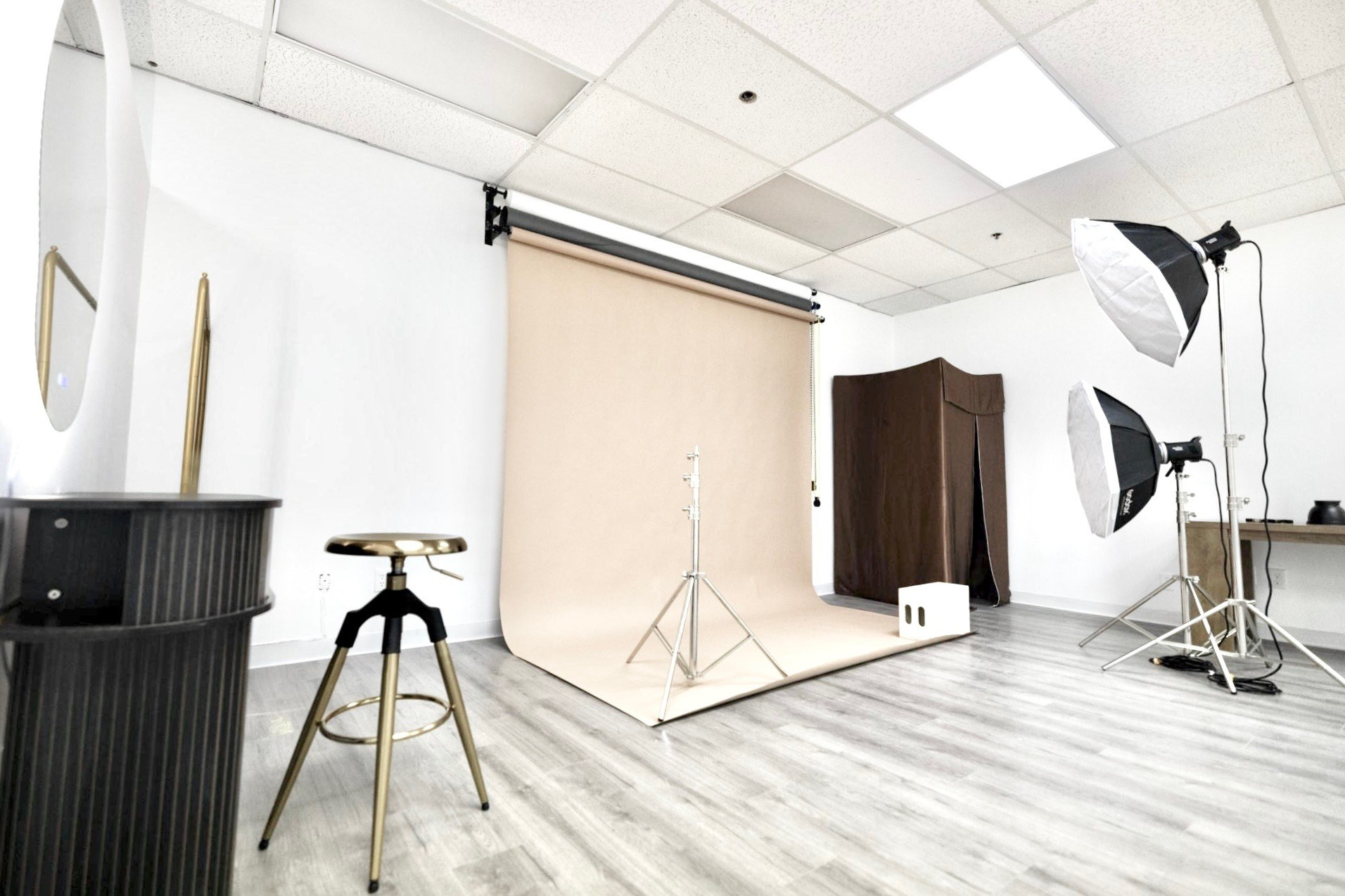 Service prices. Actors headshots photographer in Los Angeles