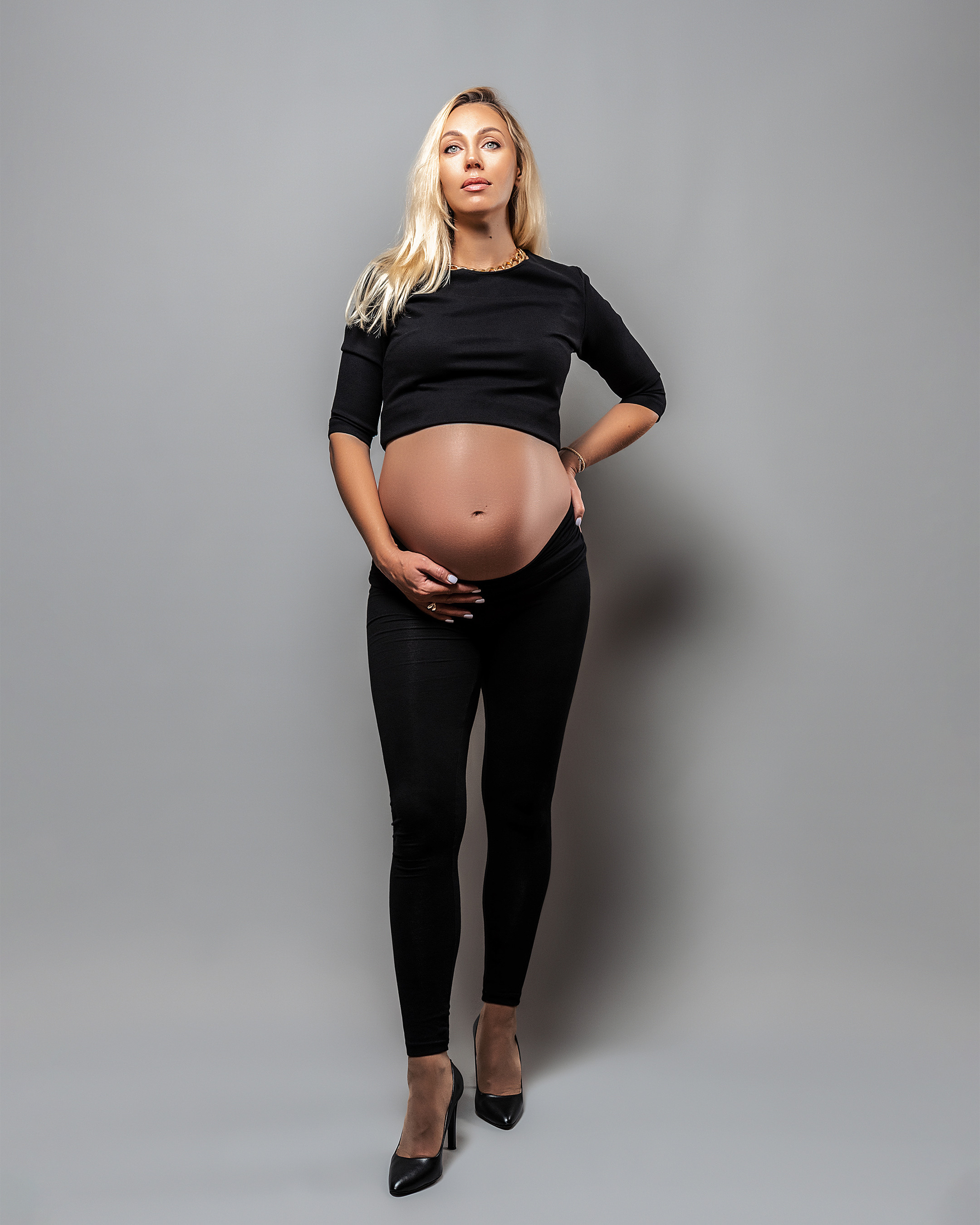 Photosessions for pregnant. Photographer Crete | Portrait Photographer | Evgenios Paopano