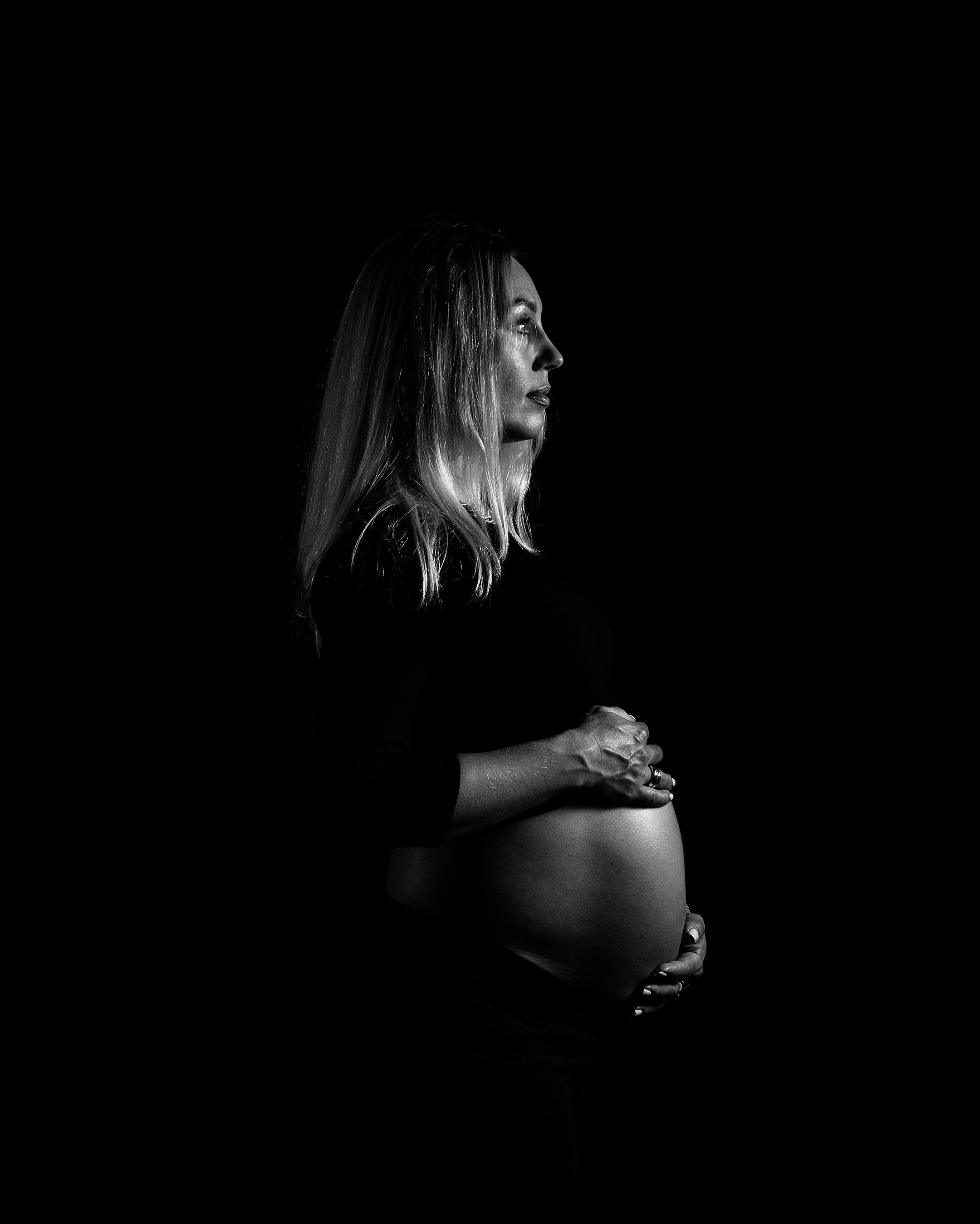 Photosessions for pregnant. Photographer Crete | Portrait Photographer | Evgenios Paopano