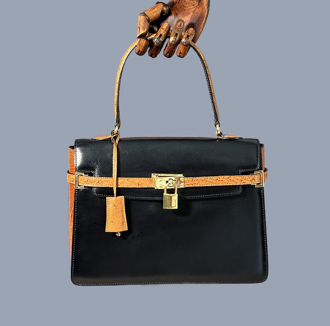 Clothing and Accessories. Современнные и актикварные украшения в Барселоне, Москве и Санкт-Петербурге