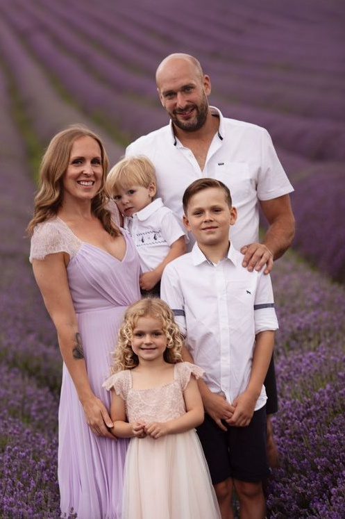 Що одягнути на фотосесію в лавандовому полі?. Сімейний фотограф Київ Наталія Шкаврон