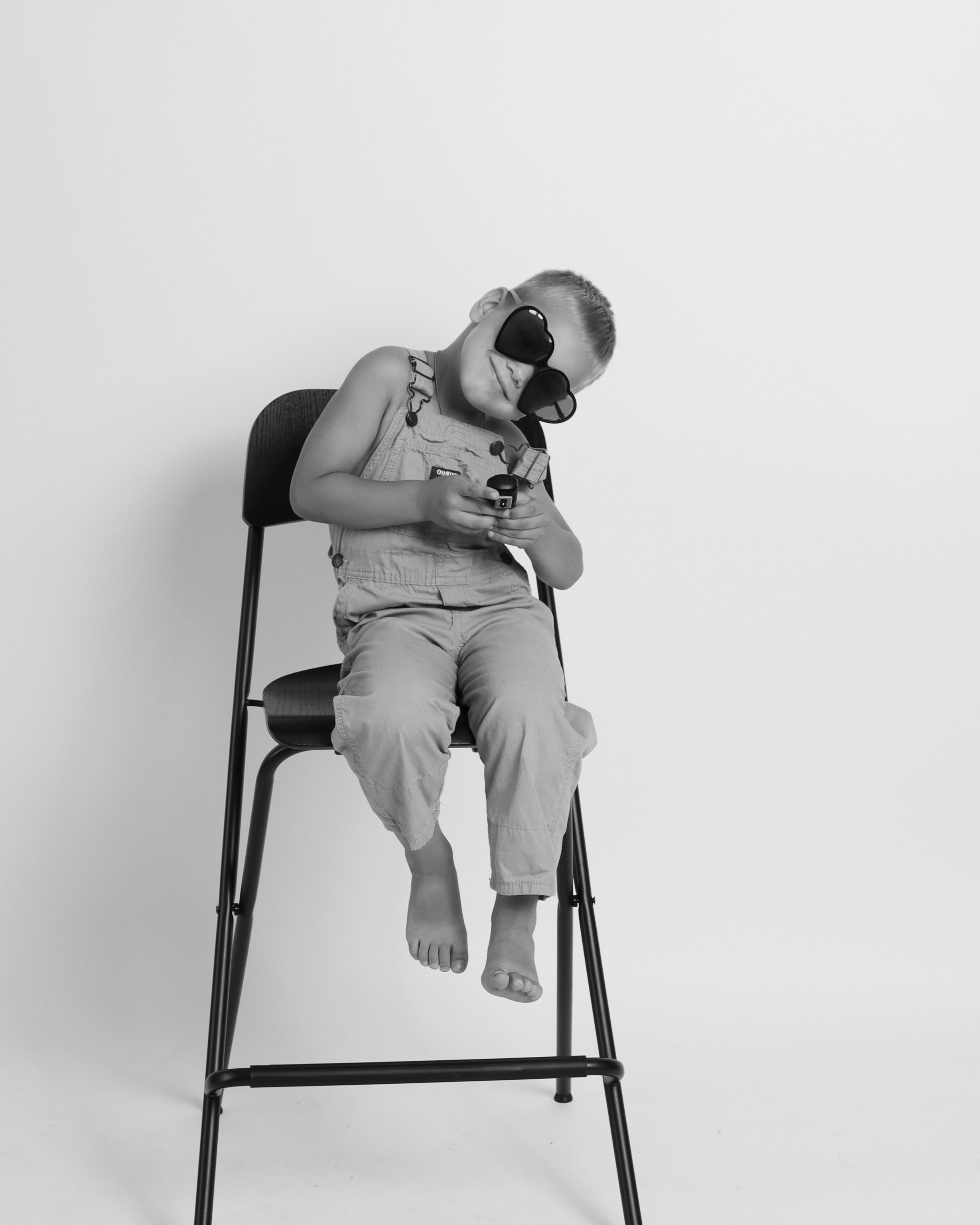 SHOOT IT YOURSELF — SELF PORTRAIT STUDIO IN CHICAGO