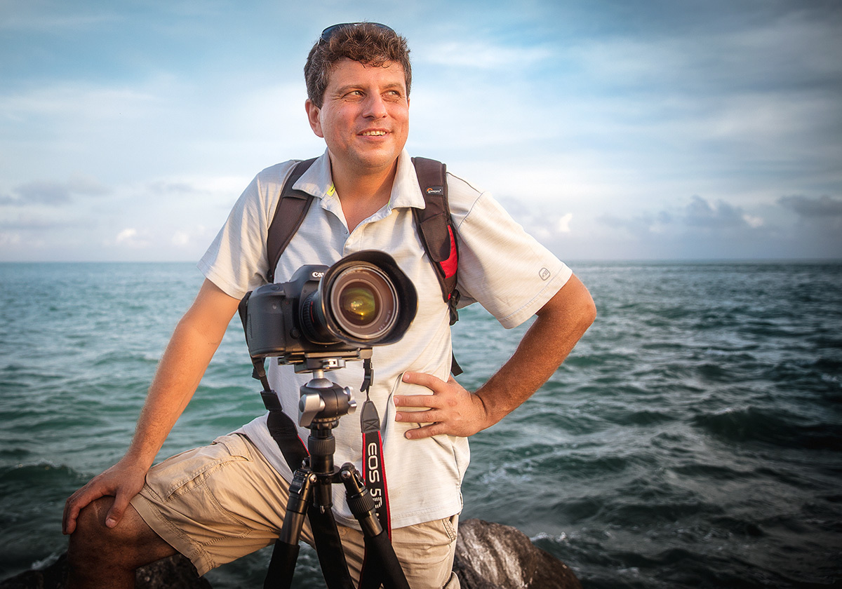 Contact Us. Pet, Senior, Landscape, portrait studio, photographer in Miami and Sou