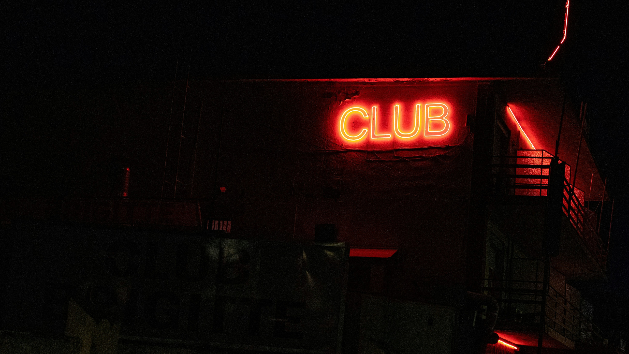 10 señales de un buen club en Torrevieja: guía antes de entrar | FOTKAI