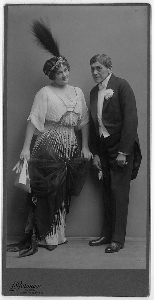 Снимок 1911 года фотографа Людвига Гутмана. Национальность и судьба. Фотограф, коллекционер винтажных открыток и создатель историй на пересечении прошлого и личного. Ирина Дайнакова