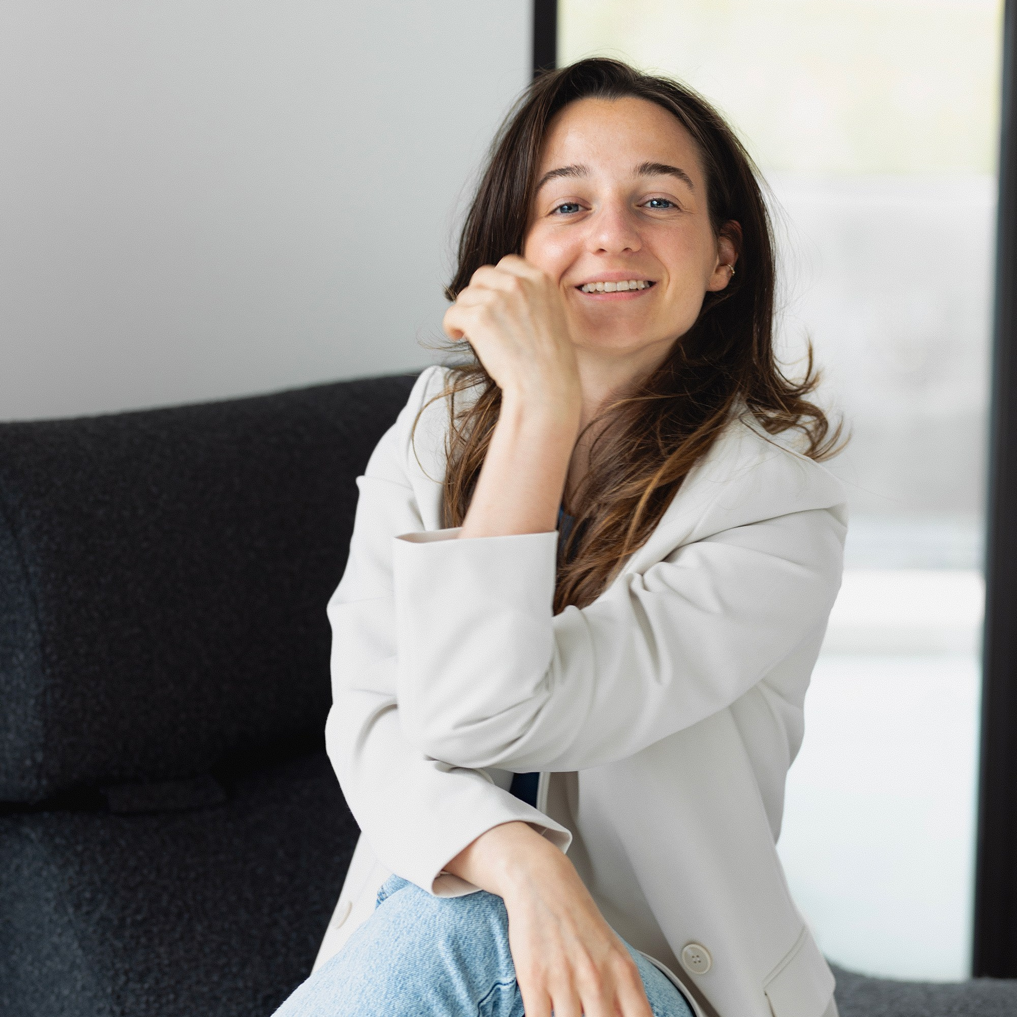 Kouč/průvodce. Dana Lišková — Empatická fotografka | Introspektivní umělkyně | Neurodivergentní koučka| Zakladatelka Artepy.cz