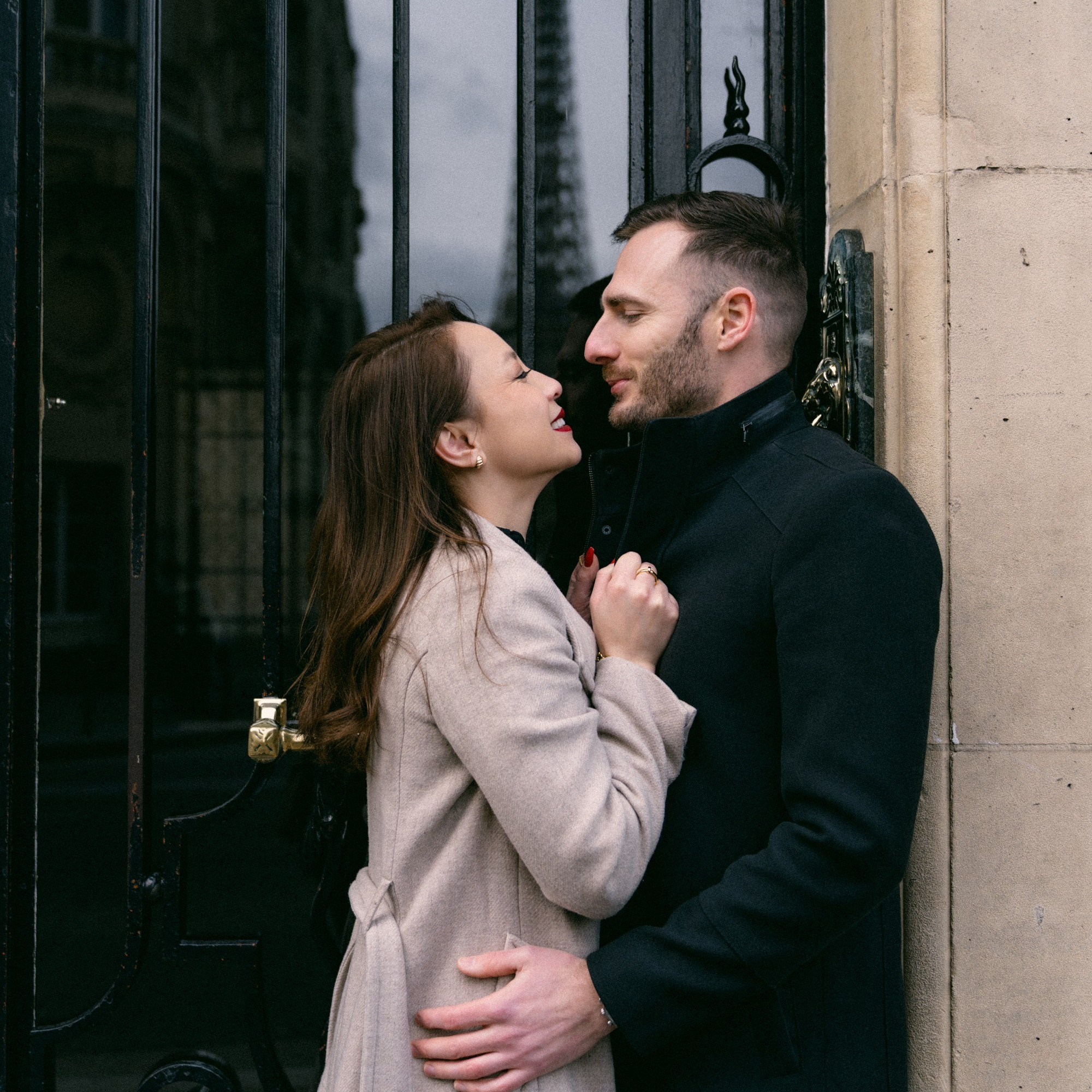 Romantic Couple Photoshoot in Paris | Paris Photographer. Paris Photographer & Videographer