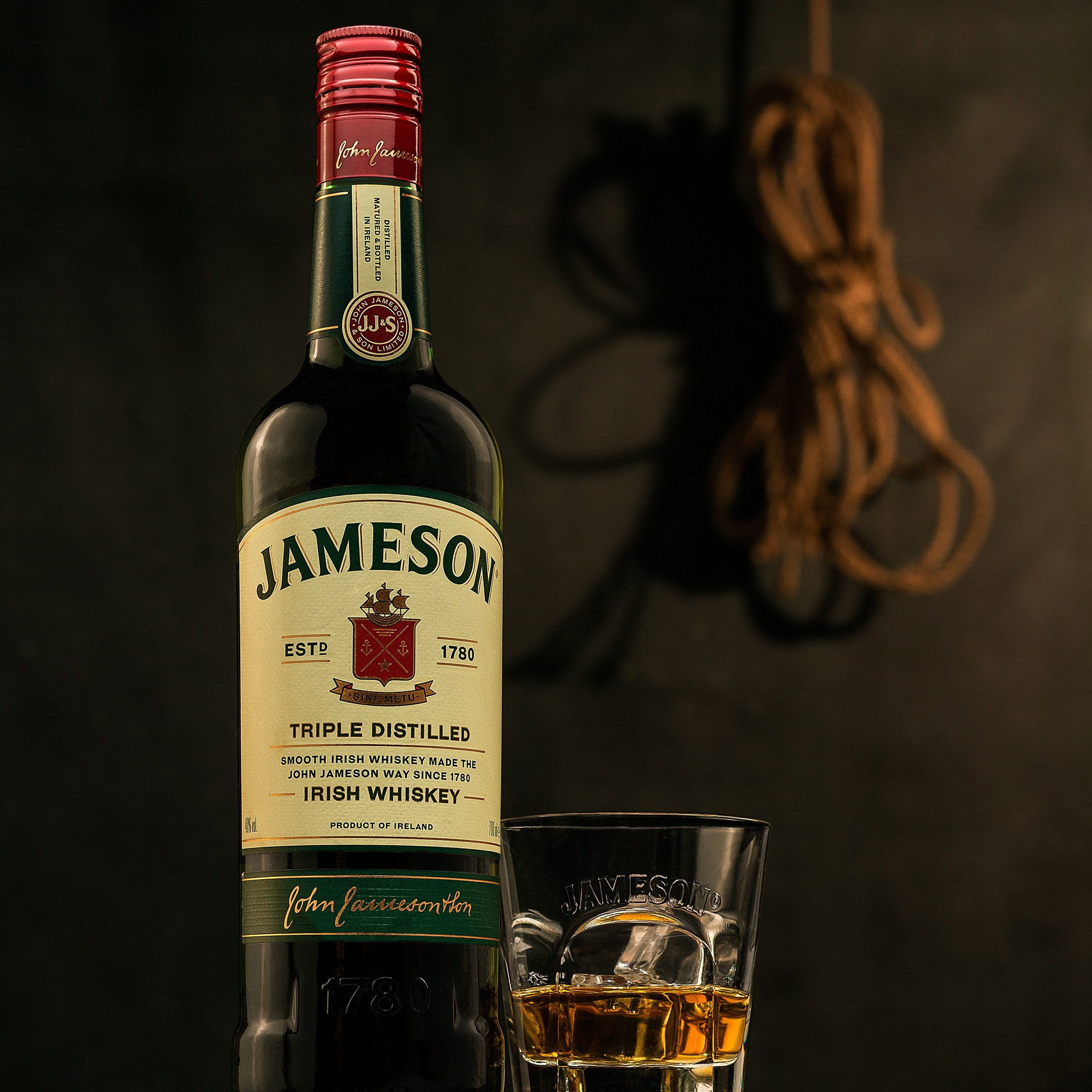 Ayaz Mikayılzadə — Bakıda Peşəkar Məhsul və Reklam Fotoqrafı. Məhsul Fotoqrafı Bakıda