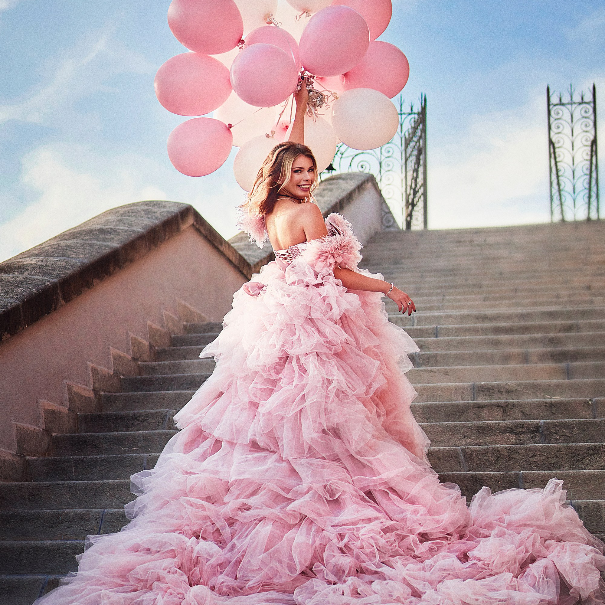 Fashion & Dresses for Photo Sessions | Barcelona Photographer Svyatoslav Usmyal. Barcelona Photographer | Studio & Outdoor Photo Sessions | Svyatoslav Usmyal