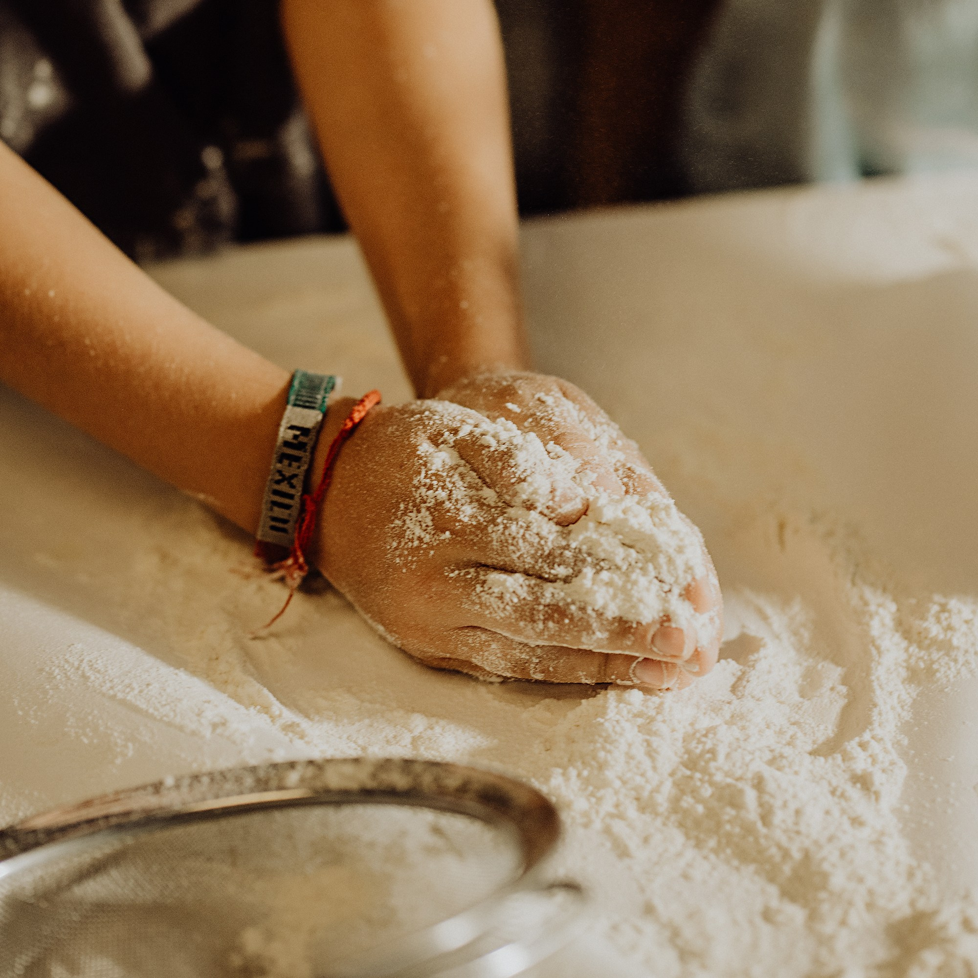 Getting ready for the photo session with kids. MAIN