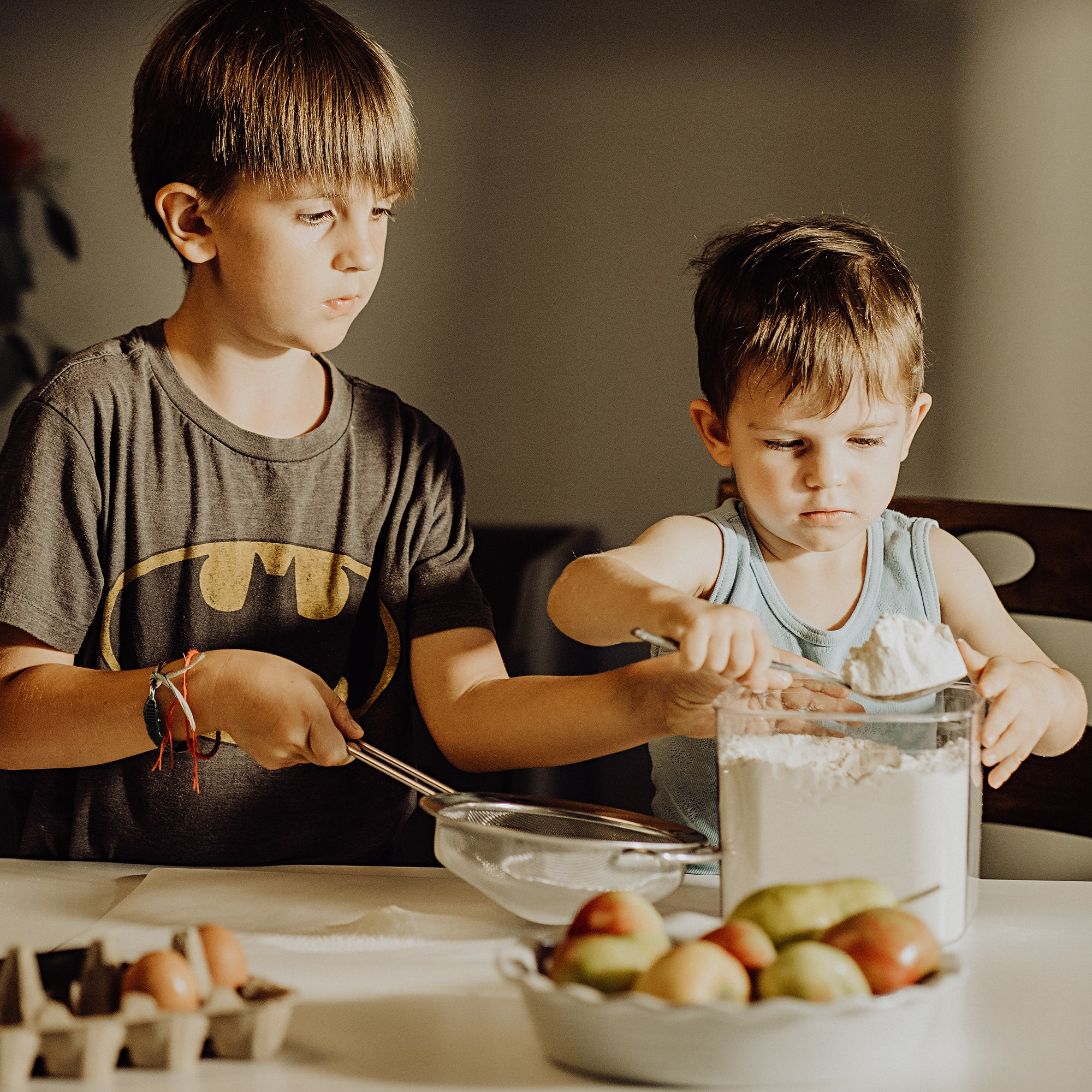 Getting ready for the photo session with kids. MAIN