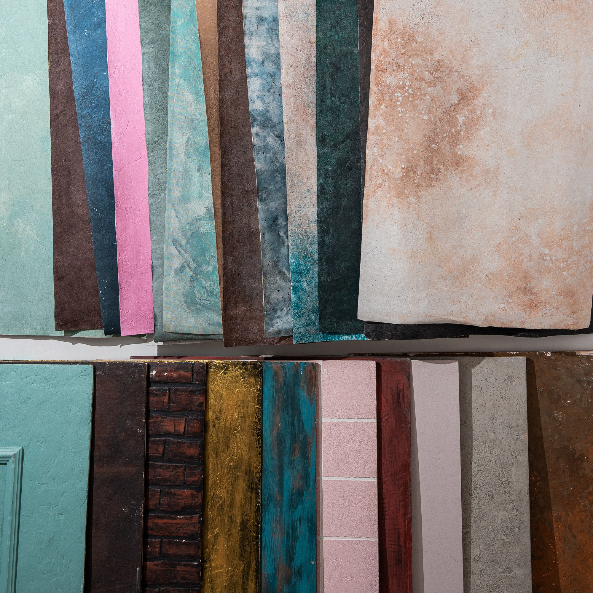 Məhsul və qida fotoqrafiyası üçün müxtəlif teksturalı və rəngli fon panelləri kolleksiyası.