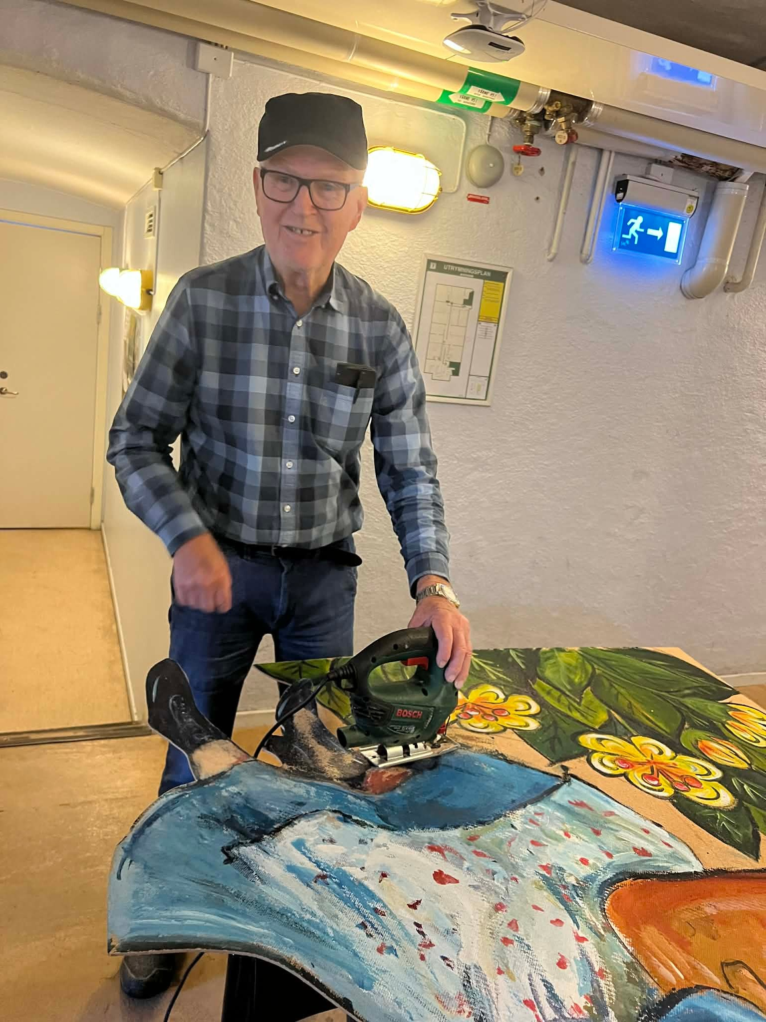 Scenografi. Eugenia Arinstein — konstnär som skapar handgjord måleri och illustration med känsla, färg och närvaro. Verksam i Nynäshamn