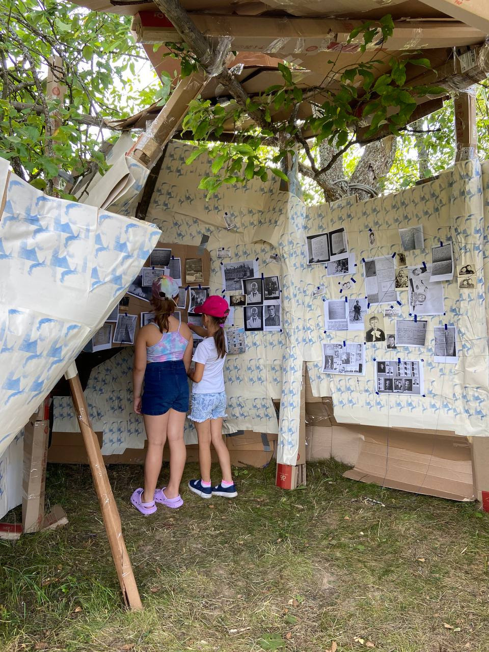 Find a shadow on a Saturday afternoon. Eugenia Ignatova multidisciplinary artist, photographer in Belgrade